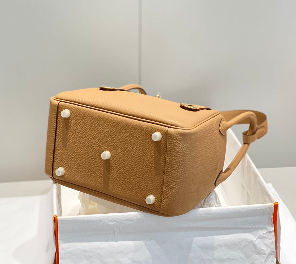 SAC HM LINDY 26 CUIR TAURILLON CLEMENCE CAMEL