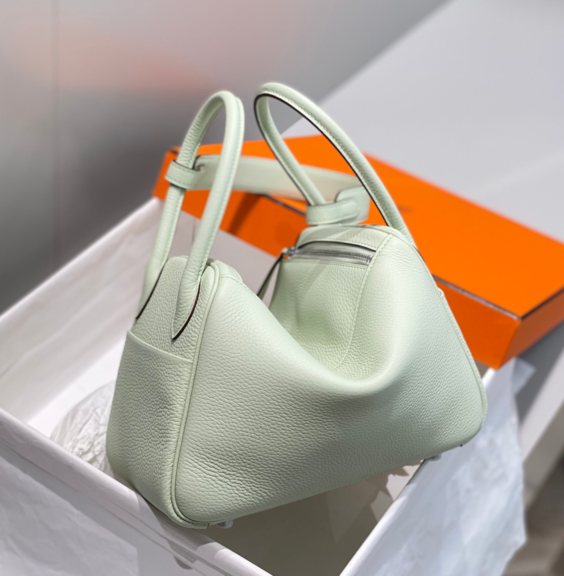 SAC HM LINDY 26 CUIR TAURILLON CLEMENCE MENTHE