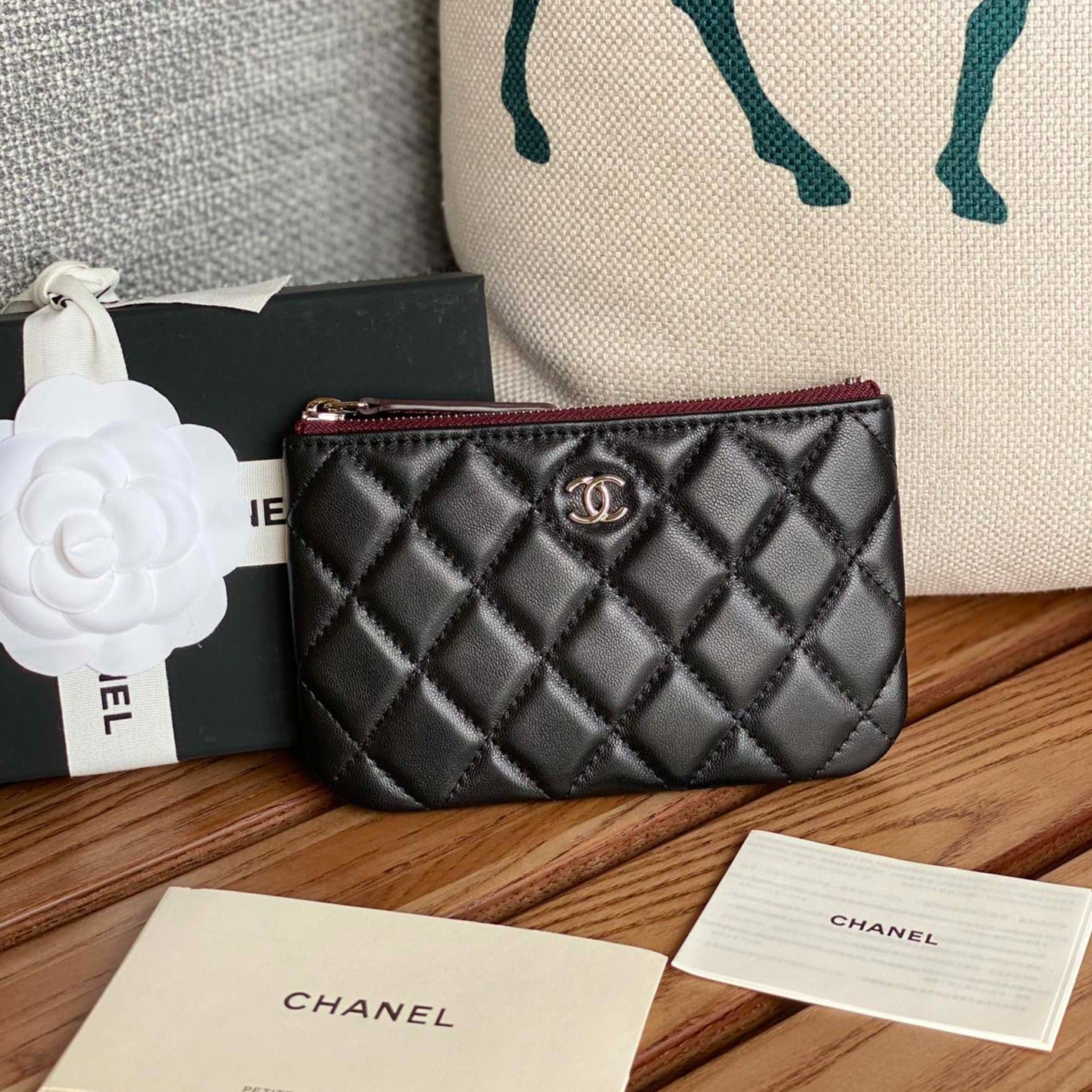 CC ZIPPED WALLET 15 BLACK LAMBSKIN SILVER HARDWARE