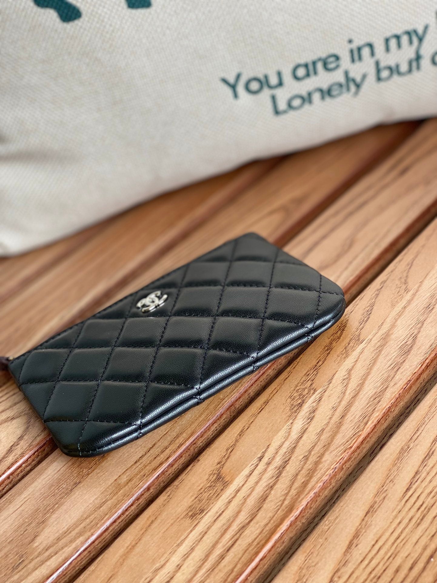 CC ZIPPED WALLET 15 BLACK LAMBSKIN SILVER HARDWARE