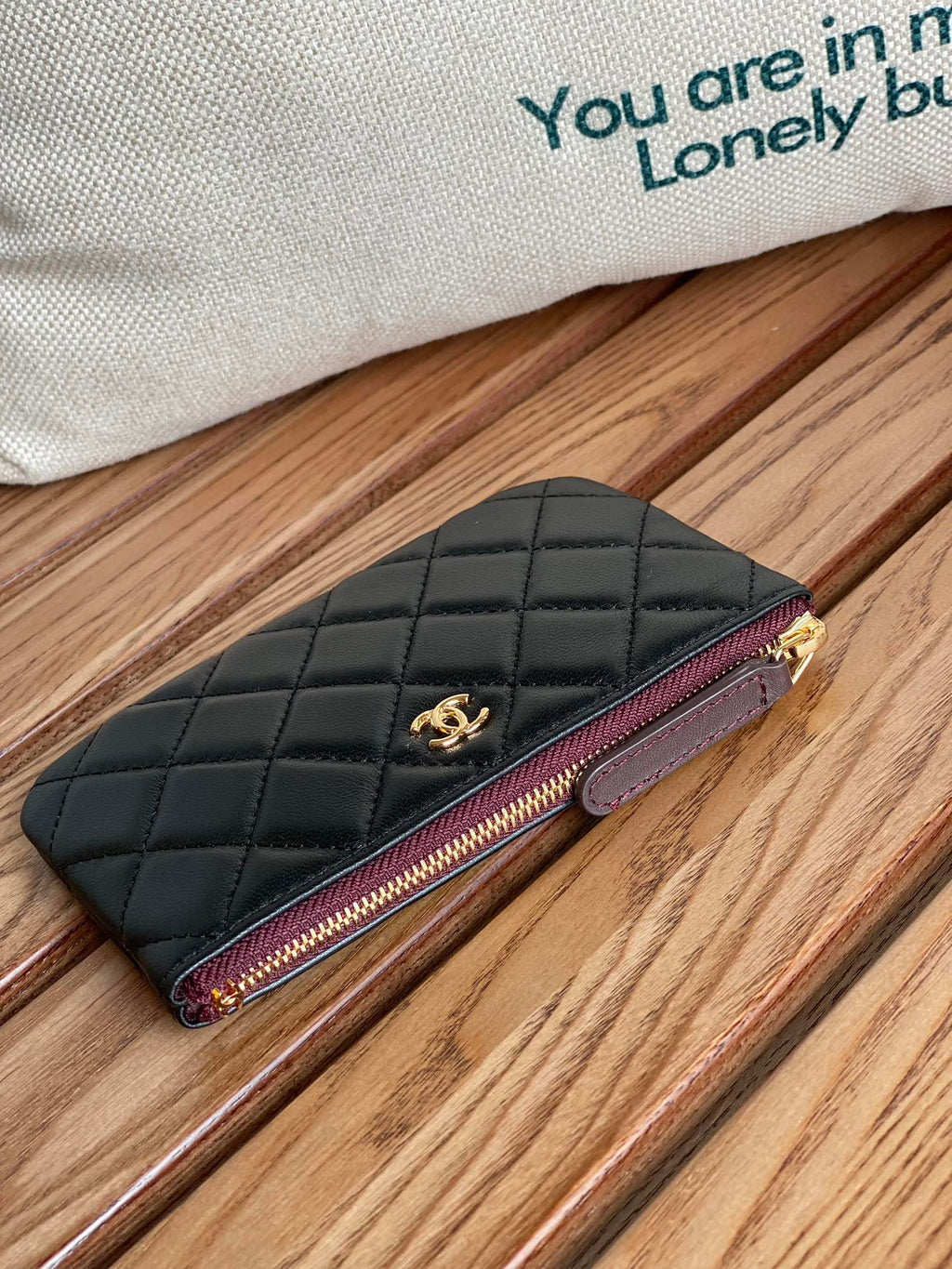 CC ZIPPED WALLET 15 BLACK LAMBSKIN GOLD HARDWARE