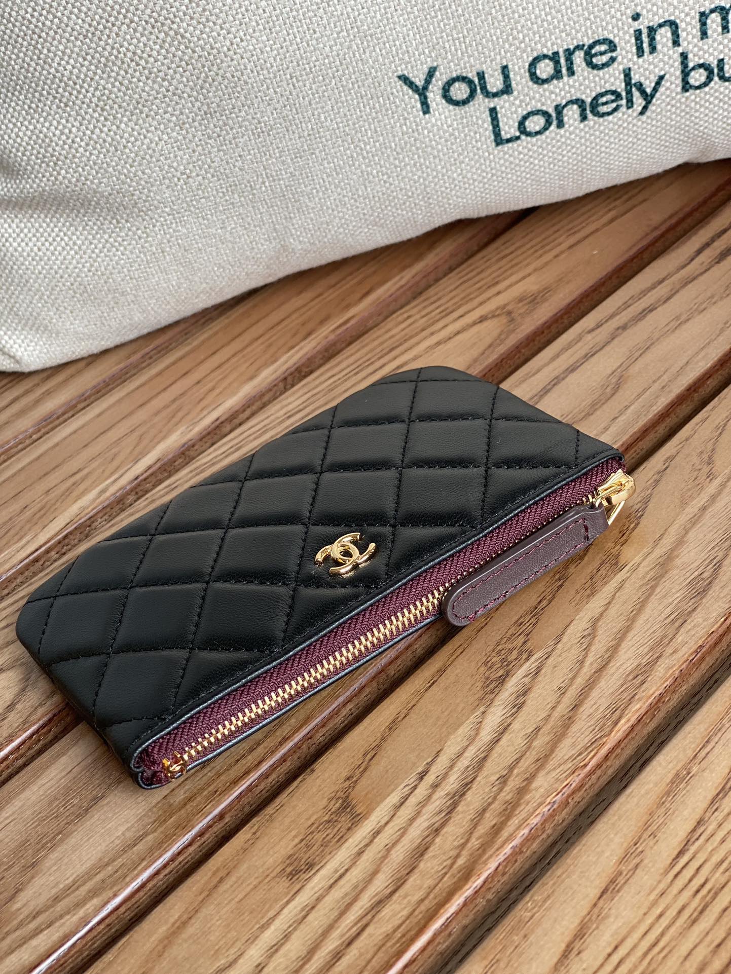 CC ZIPPED WALLET 15 BLACK LAMBSKIN GOLD HARDWARE