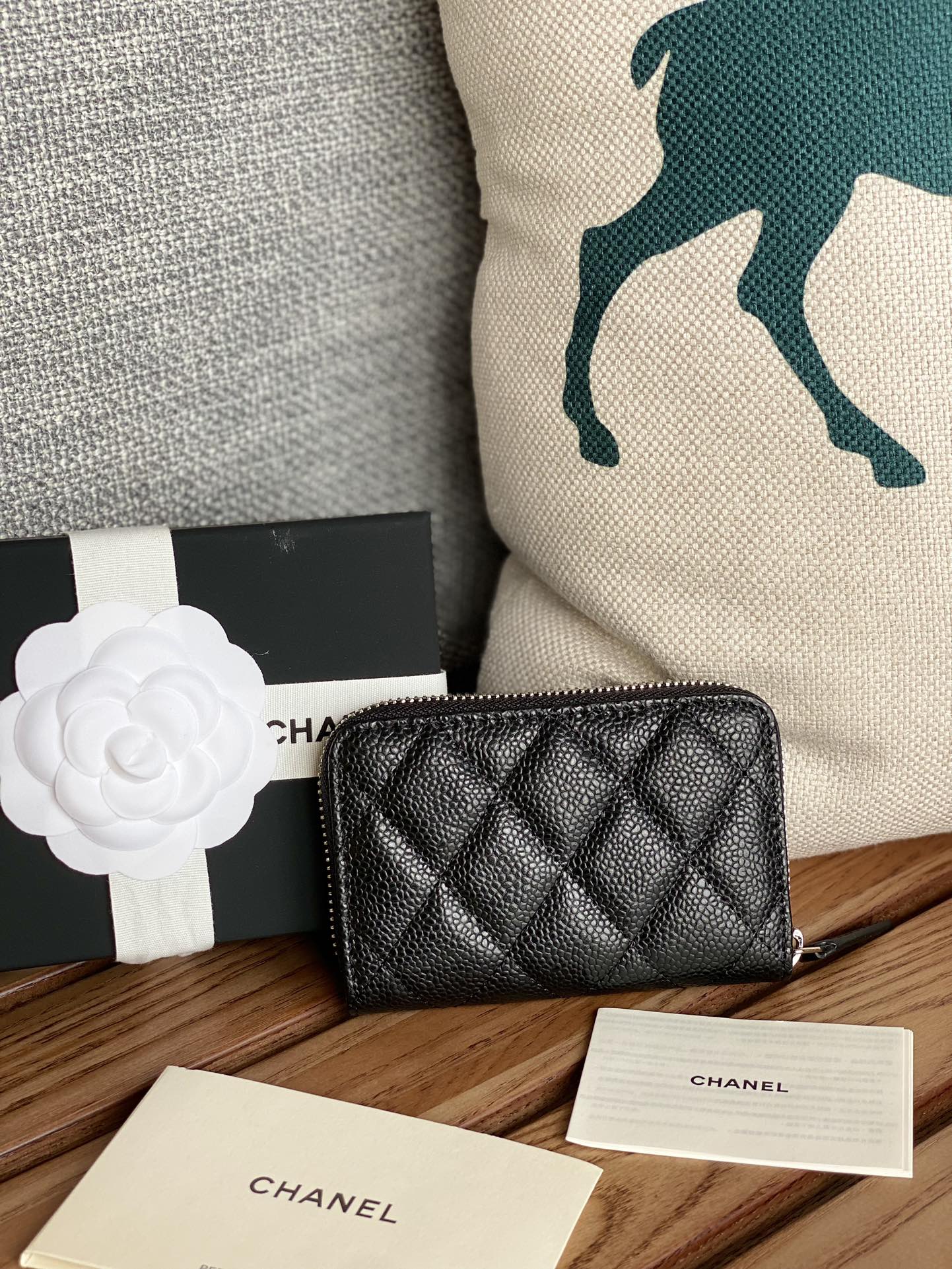 CC ZIPPED WALLET 7.5CM BLACK CAVIAR SILVER HARDWARE