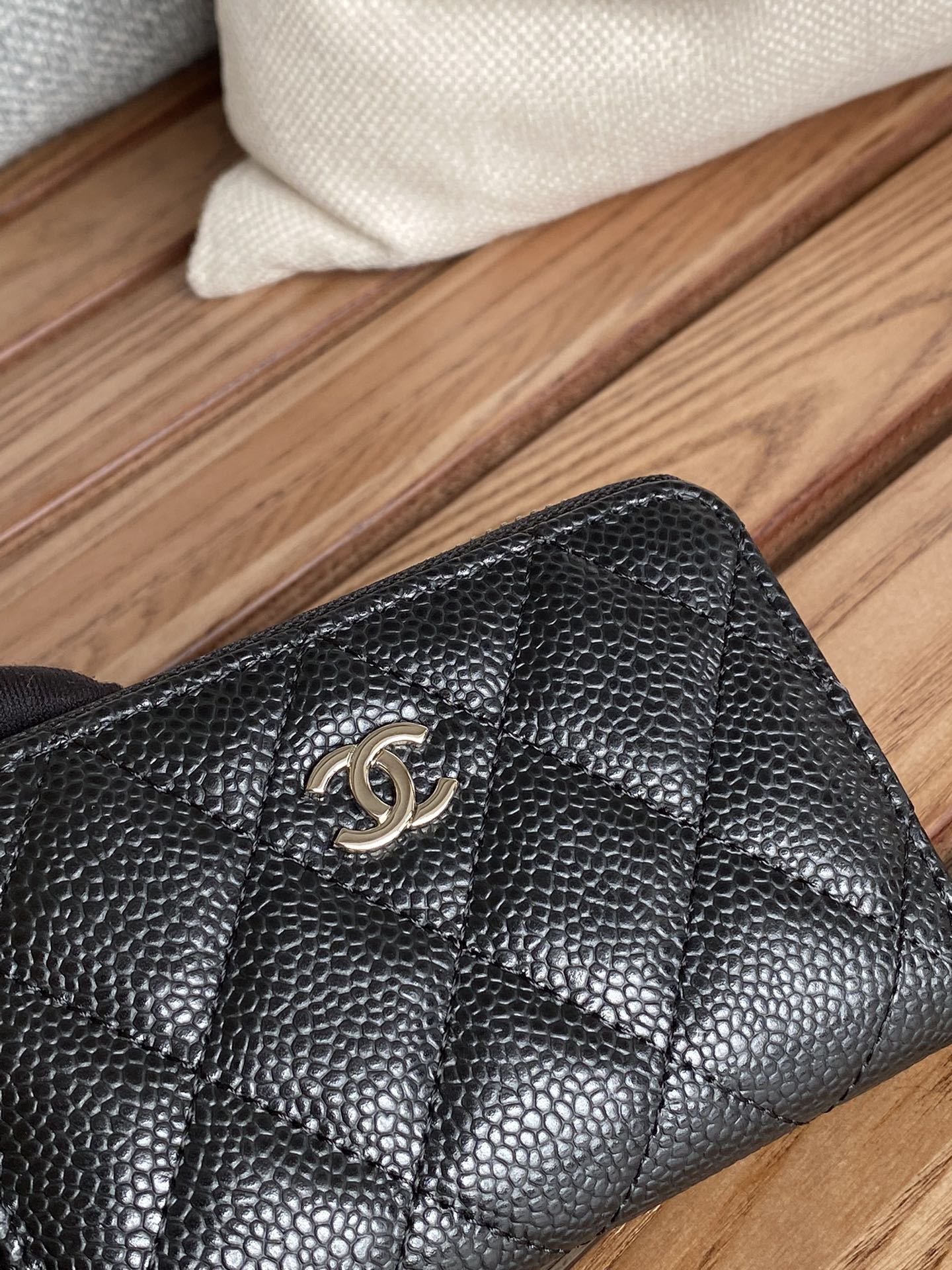 CC ZIPPED WALLET 7.5CM BLACK CAVIAR SILVER HARDWARE