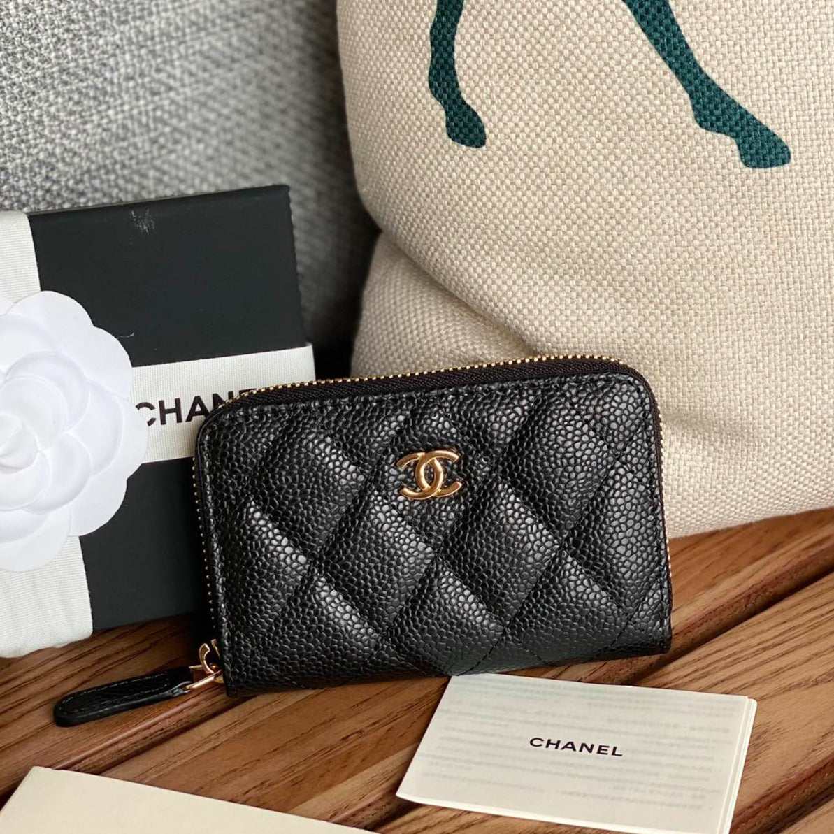 CC ZIPPED WALLET 7.5CM BLACK CAVIAR GOLD HARDWARE