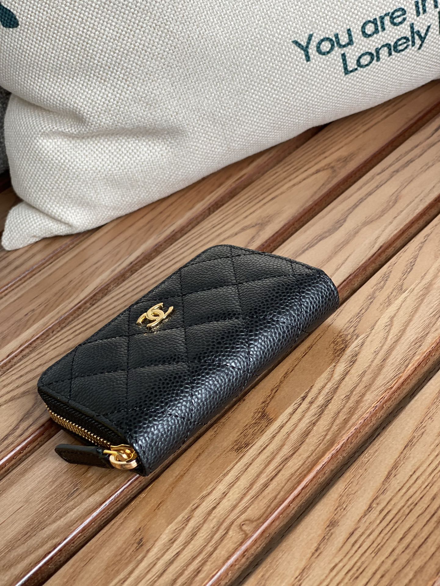 CC ZIPPED WALLET 7.5CM BLACK CAVIAR GOLD HARDWARE