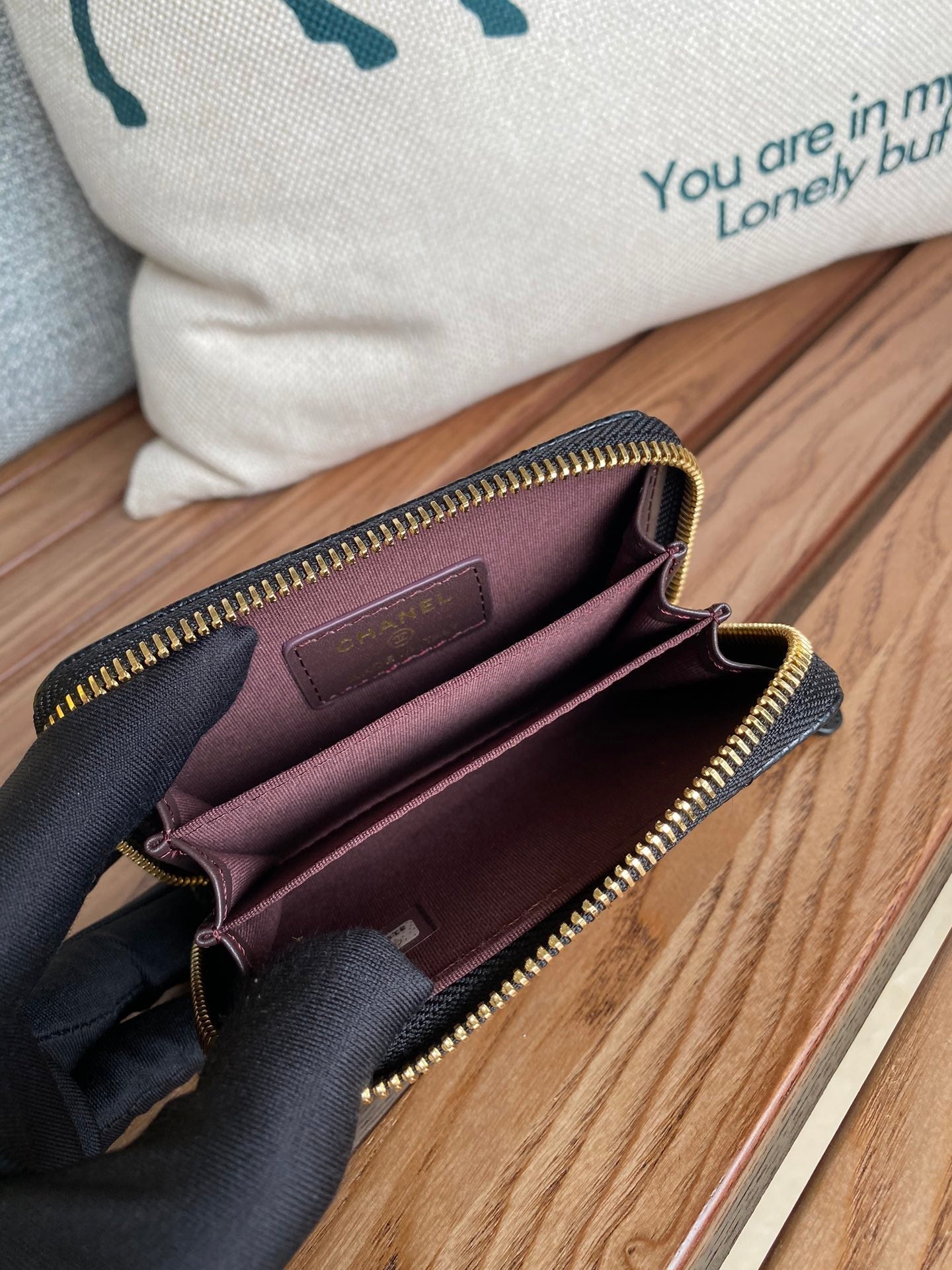 CC ZIPPED WALLET 7.5CM BLACK CAVIAR GOLD HARDWARE