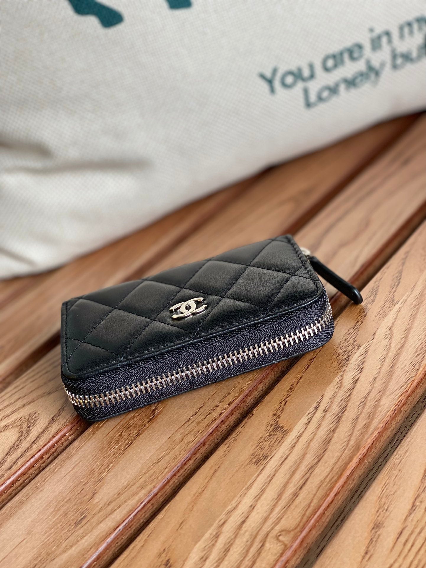 CC ZIPPED WALLET 7.5 CM BLACK CALFSKIN SILVER HARDWARE