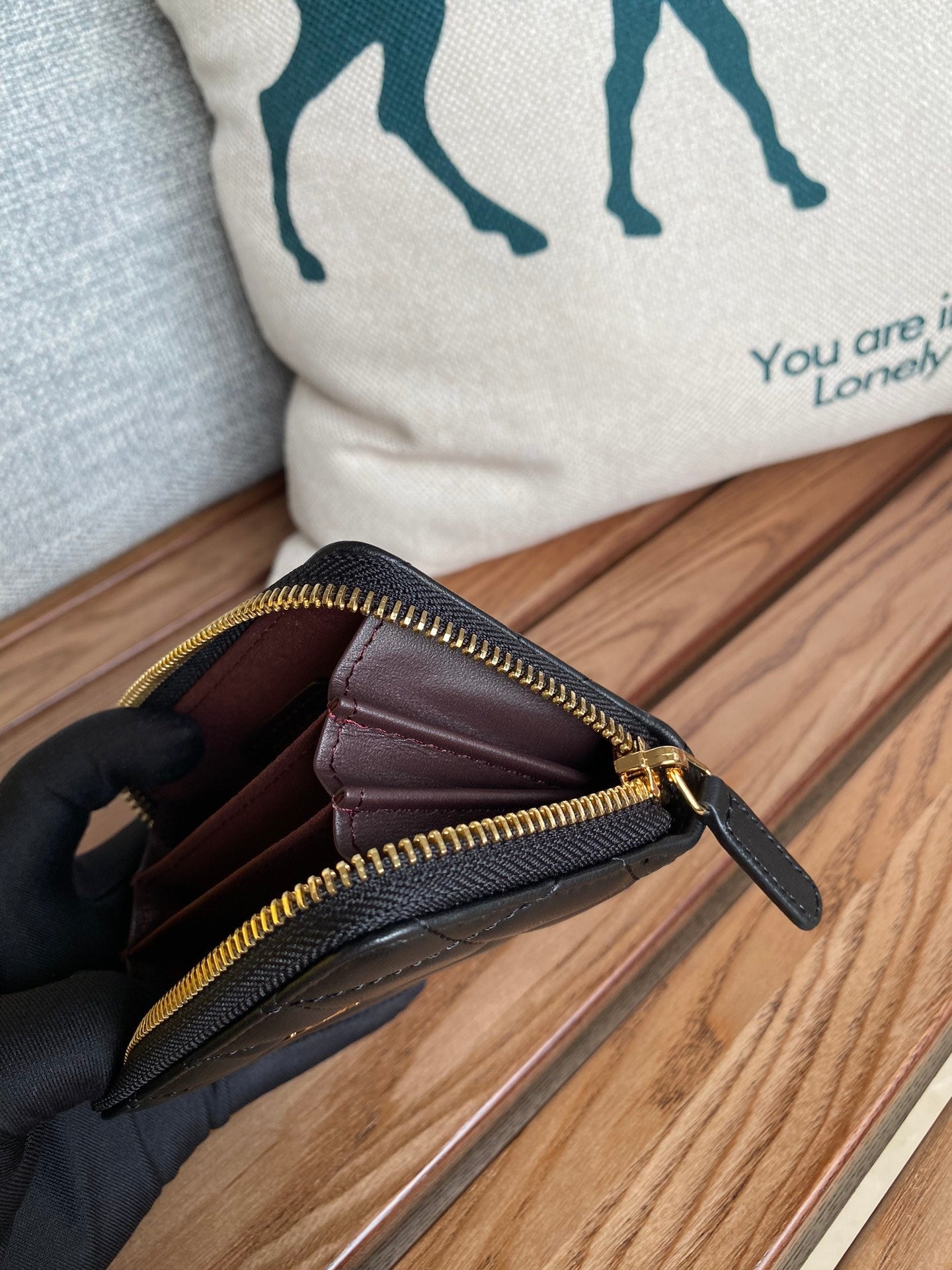 CC ZIPPED WALLET 7.5CM BLACK CALFKSIN GOLD HARDWARE