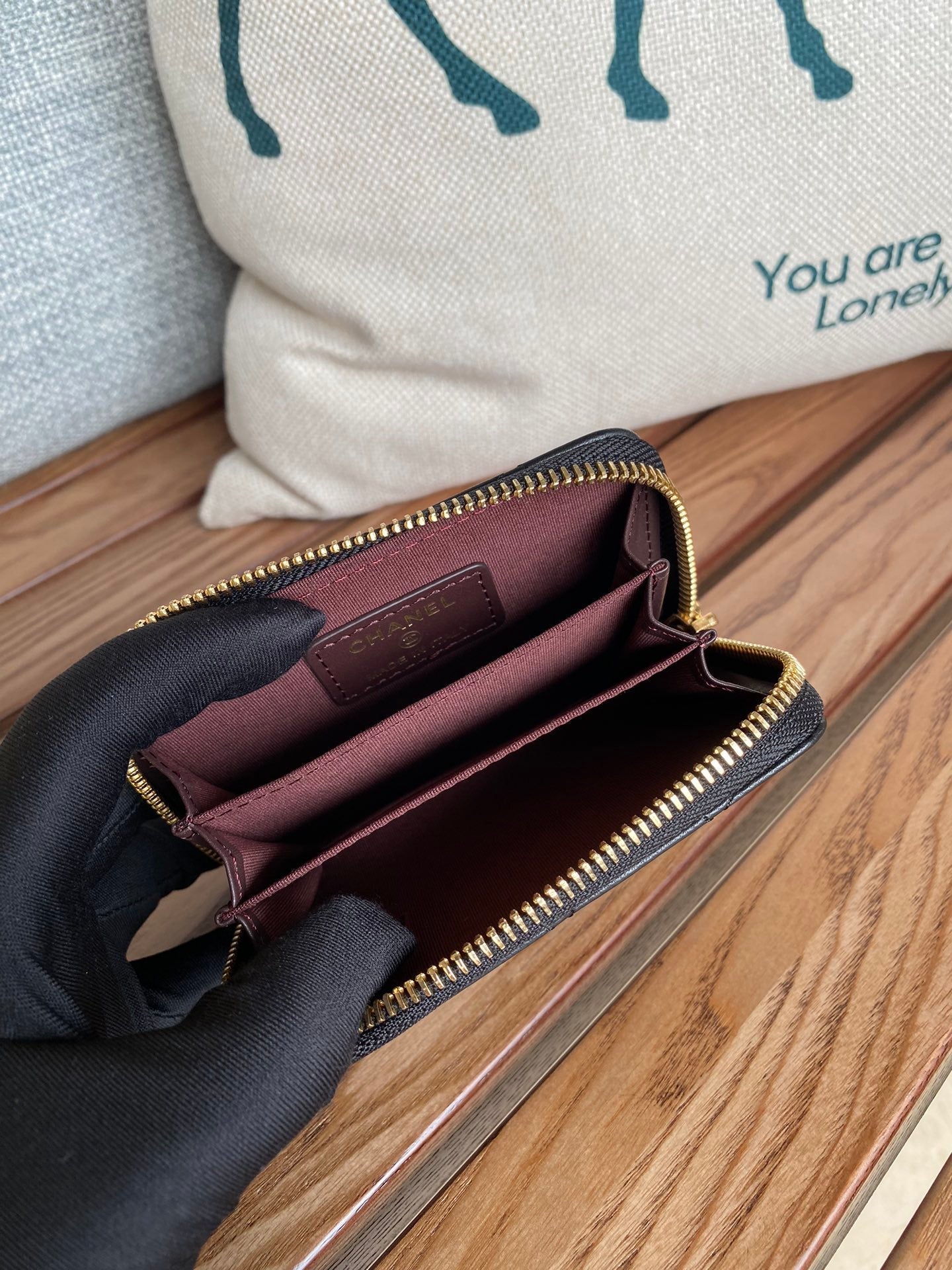 CC ZIPPED WALLET 7.5CM BLACK CALFKSIN GOLD HARDWARE