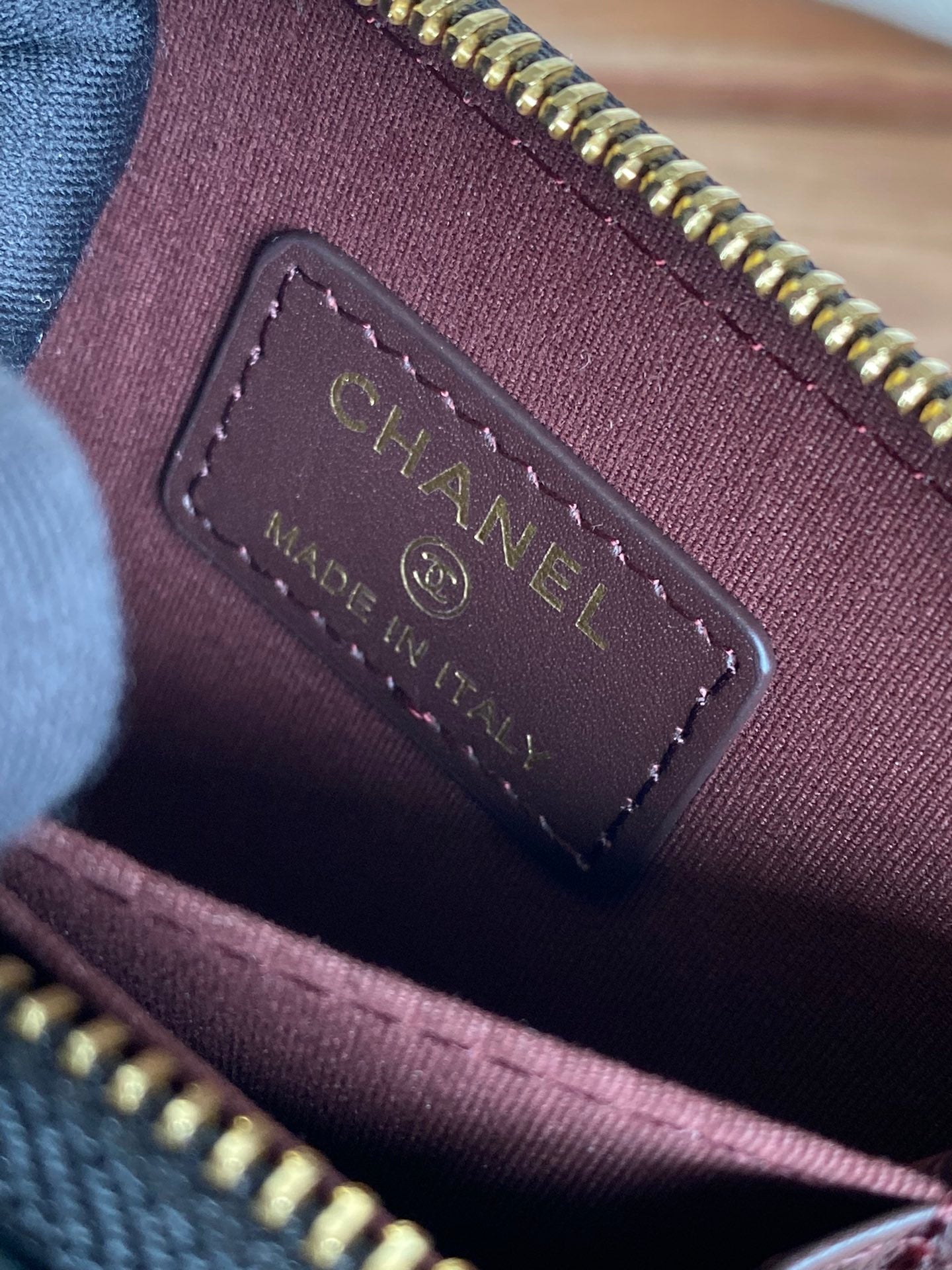 CC ZIPPED WALLET 7.5CM BLACK CALFKSIN GOLD HARDWARE
