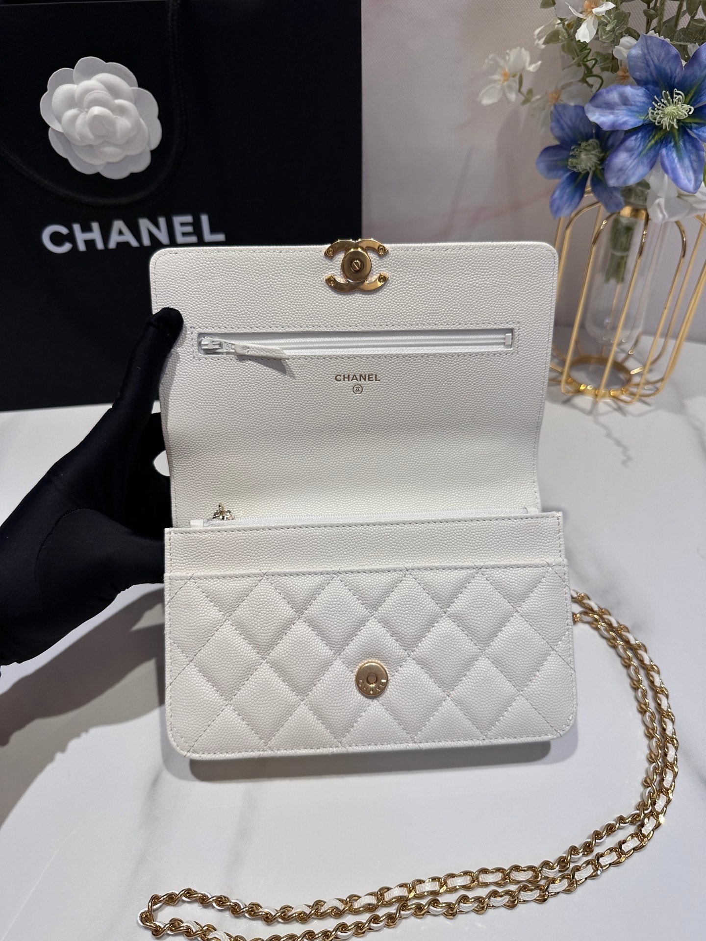 CC 24K WOC 19CM CUIR DE VEAU GRAINÉ CRÈME QUINCAILLERIE OR