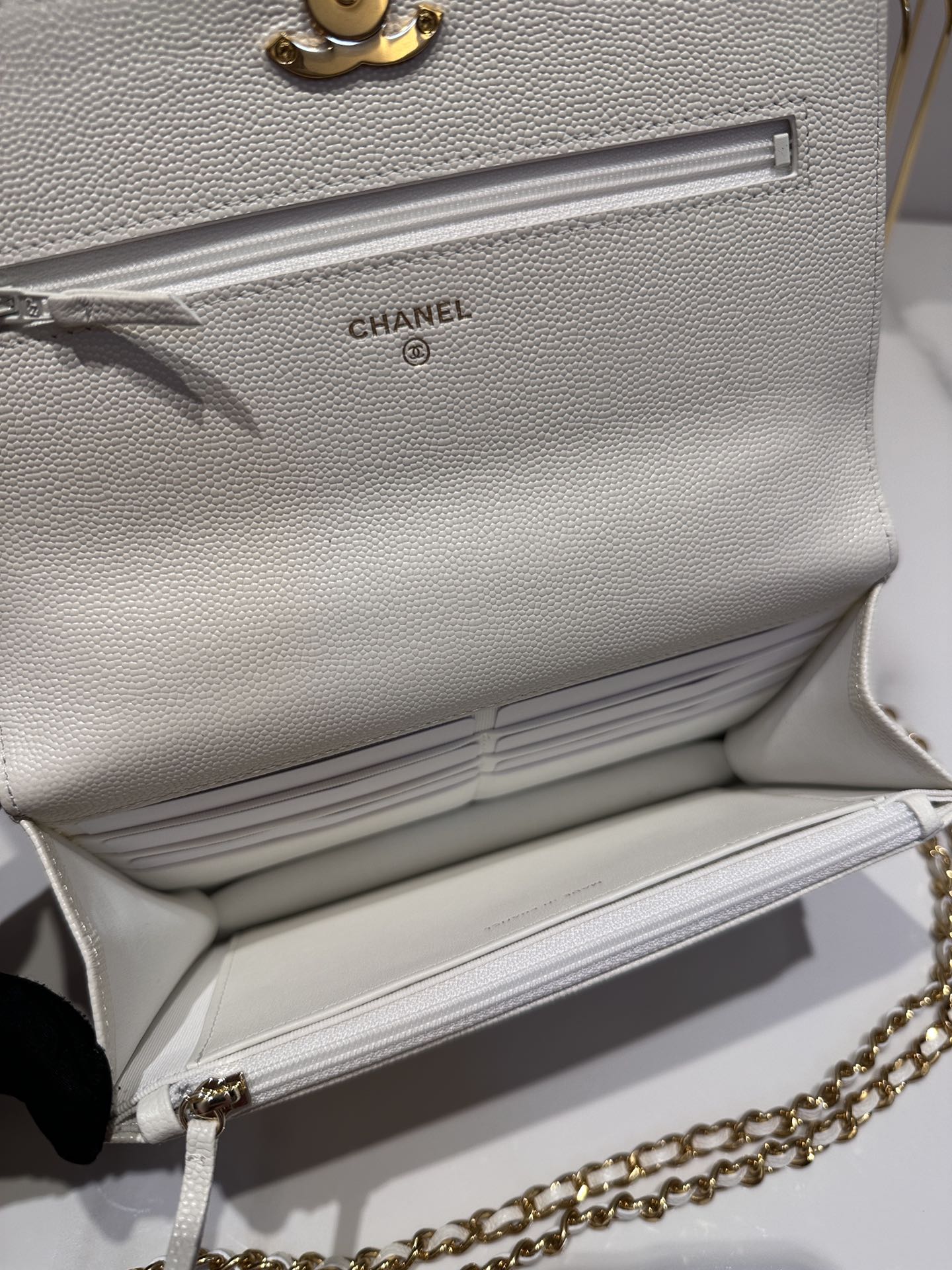CC 24K WOC 19CM CREAM GRAINED CALFSKIN GOLD HARDWARE
