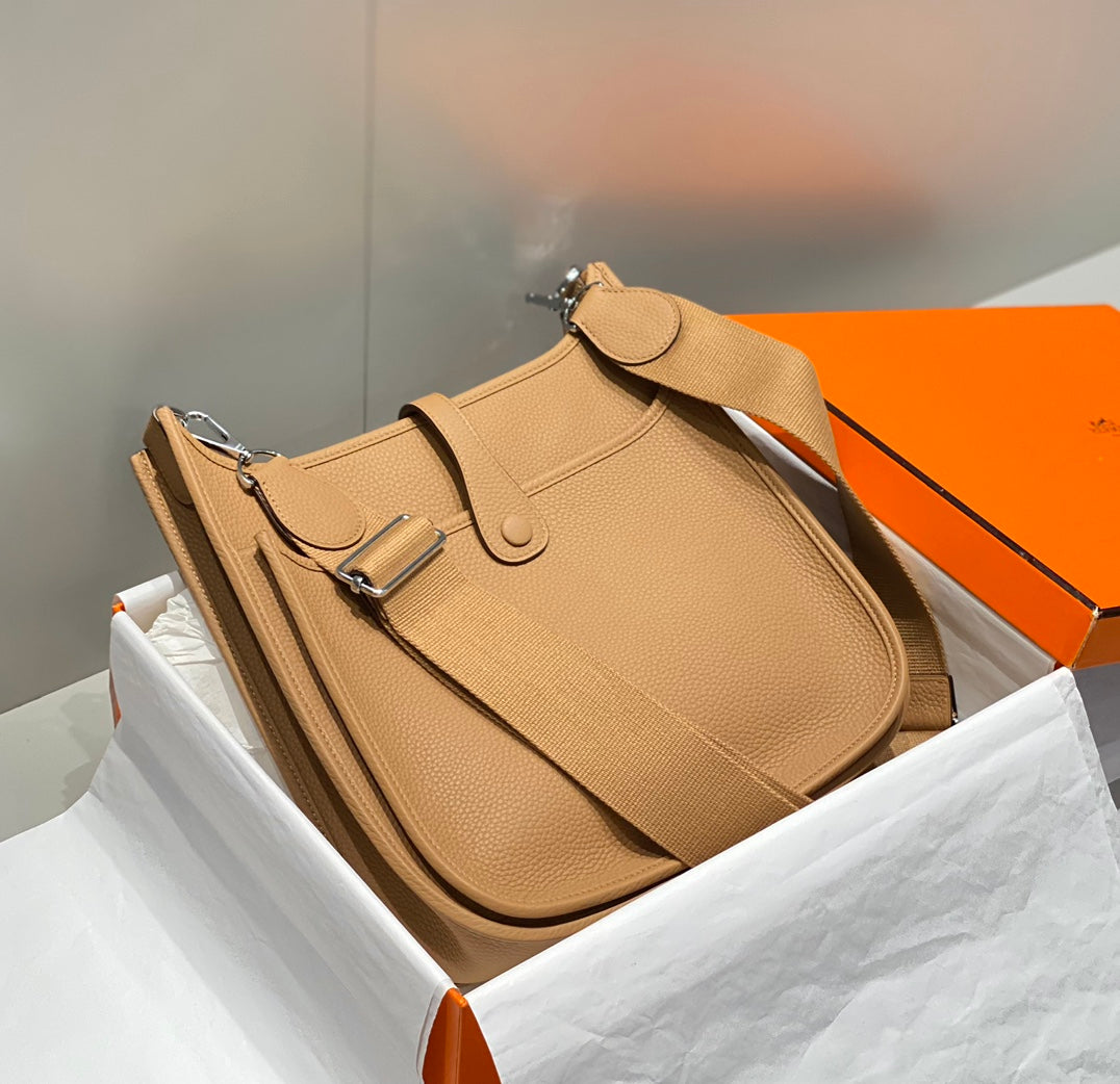 EVELYNE 29CM TABAC CAMEL TOGO QUINCAILLERIE ARGENTÉE