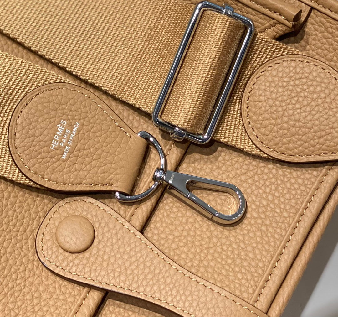 EVELYNE 29CM TABAC CAMEL TOGO QUINCAILLERIE ARGENTÉE