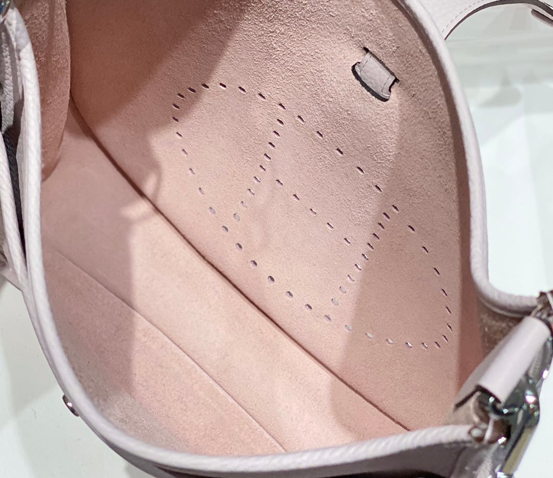 エブリン 29cm ライトピンク トーゴ シルバー金具