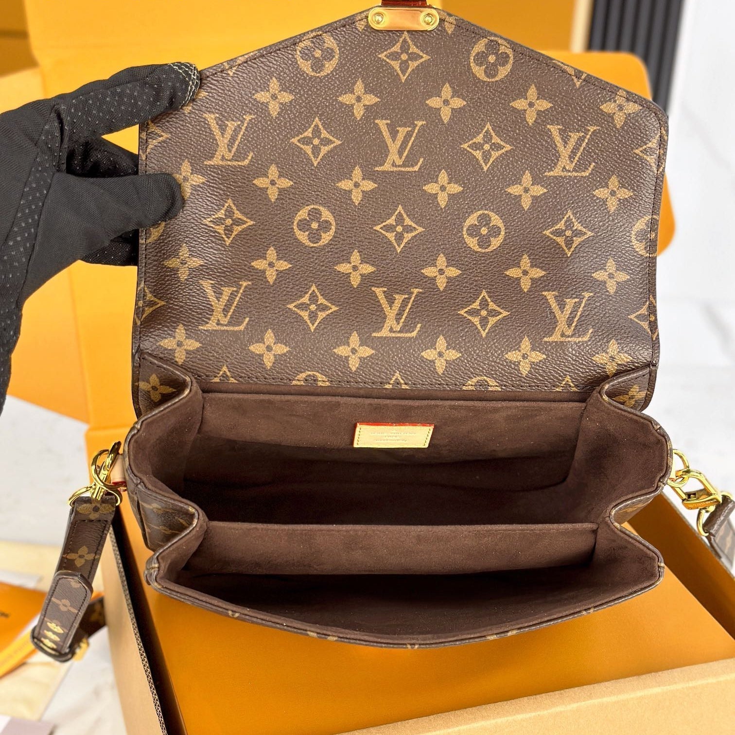LV POCHETTE METIS MARRON MONOGRAMME TOILE INVERSE 204263
