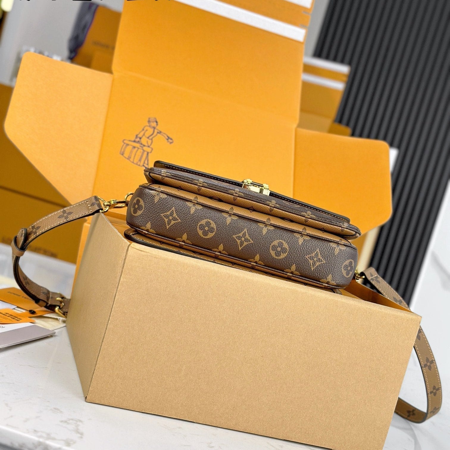 LV POCHETTE MÉTIS MARRON MIX GINGEMBRE MARRON MONOGRAMME TOILE INVERSE 204264