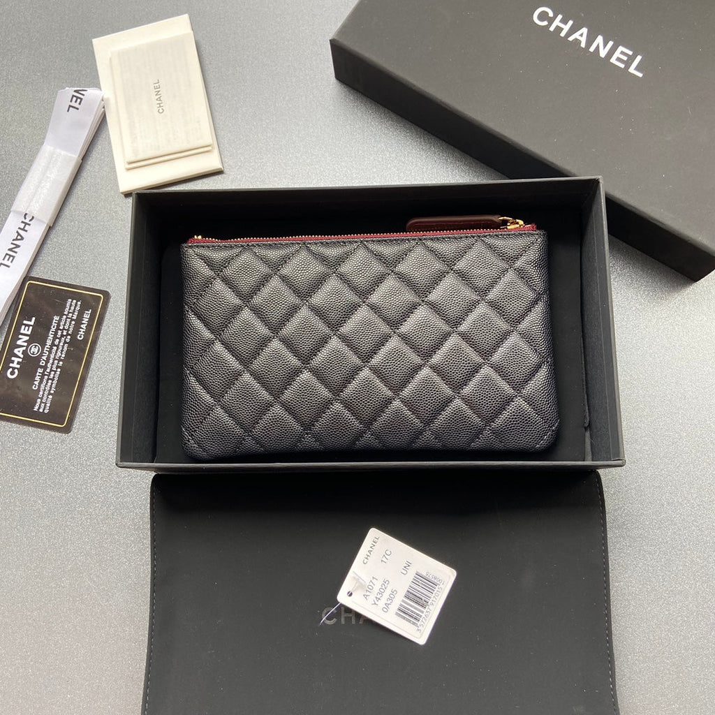 Portefeuille zippé CC 20 cm noir matelassé caviar matériel doré