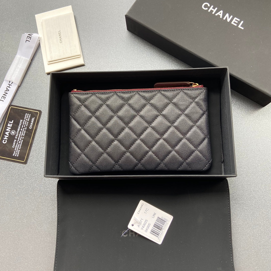 CC ZIPPED WALLET 20CM BLACK QUILTED CAVIAR GOLD HARDWARE