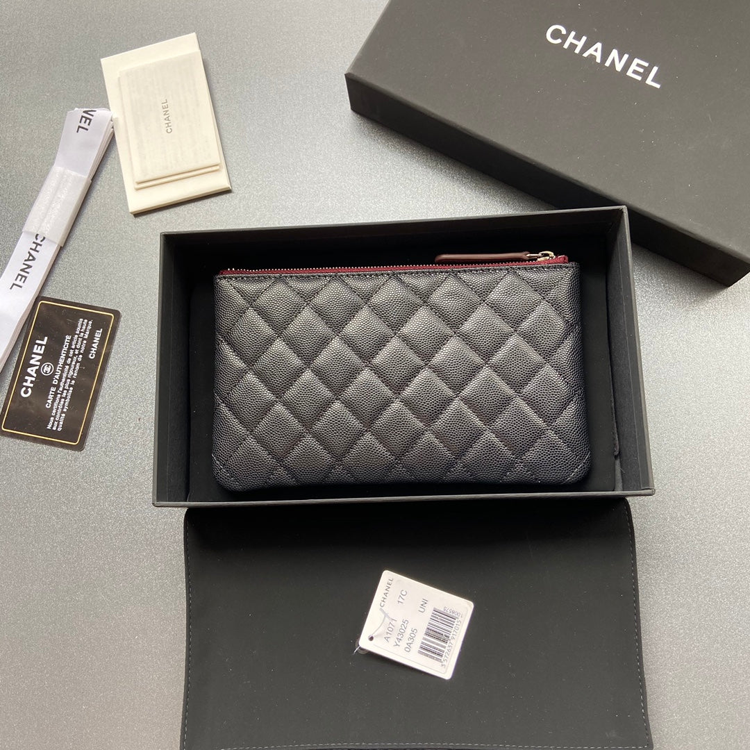 CC ZIPPED WALLET 20CM BLACK QUILTED CAVIAR SILVER HARDWARE