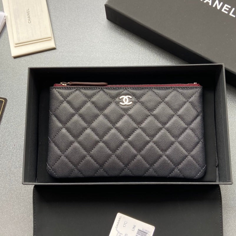CC ZIPPED WALLET 20CM BLACK QUILTED CAVIAR SILVER HARDWARE