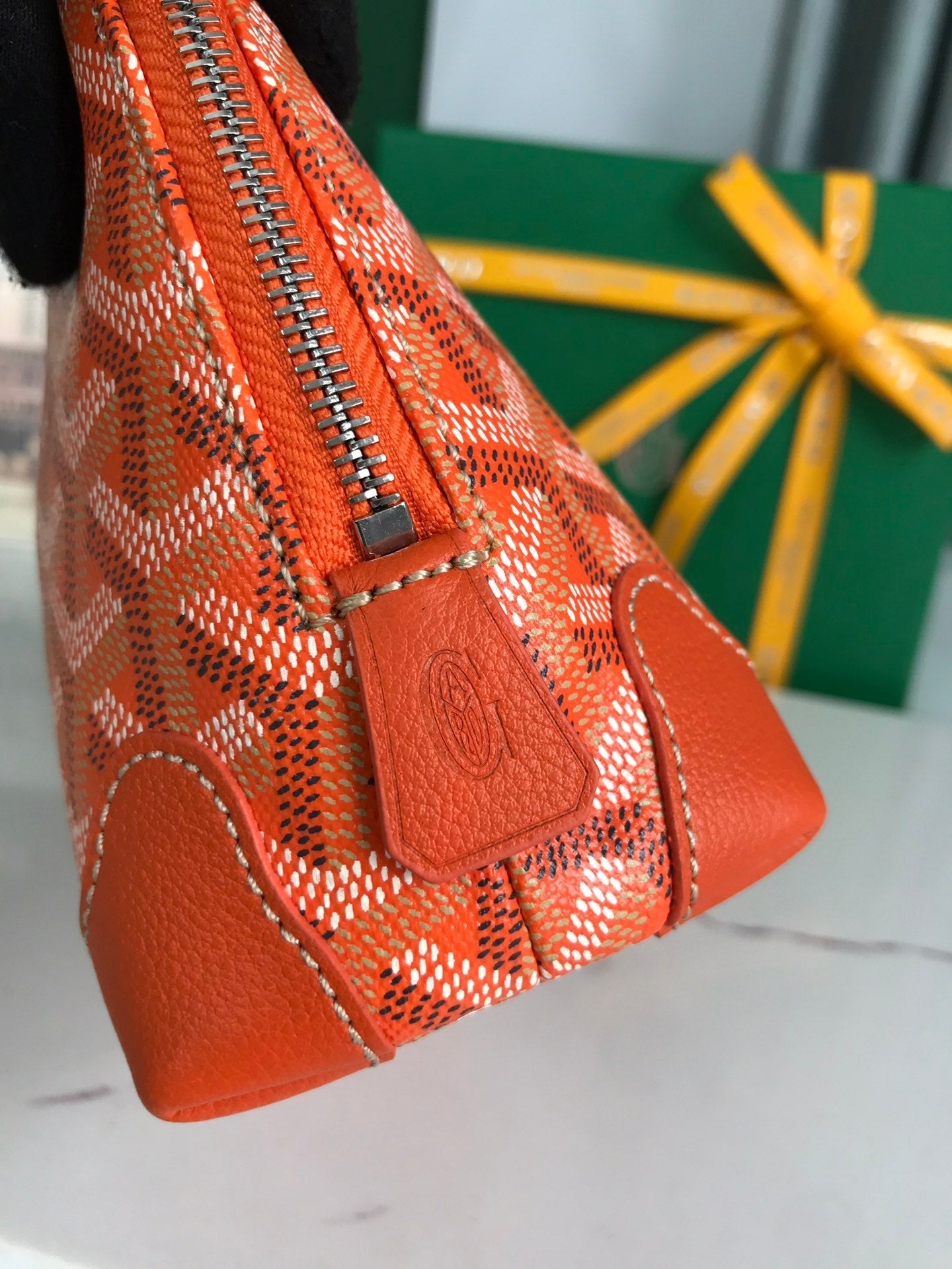 TROUSSE À COSMÉTIQUES VENDÔME 17 EN TOILE GOYARDINE ORANGE ET GARNITURES EN CUIR DE VEAU