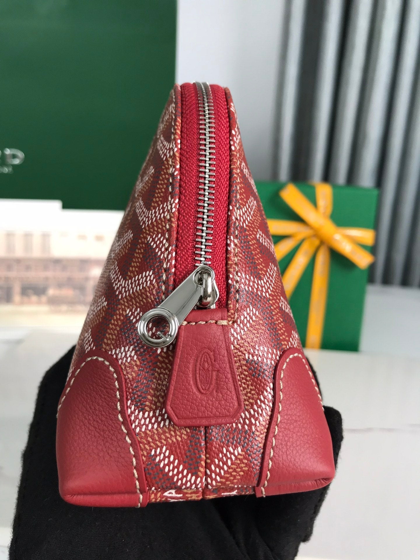 TROUSSE À COSMÉTIQUES VENDÔME 17 EN TOILE GOYARDINE ROUGE CLASSIQUE ET GARNITURES EN CUIR DE VEAU