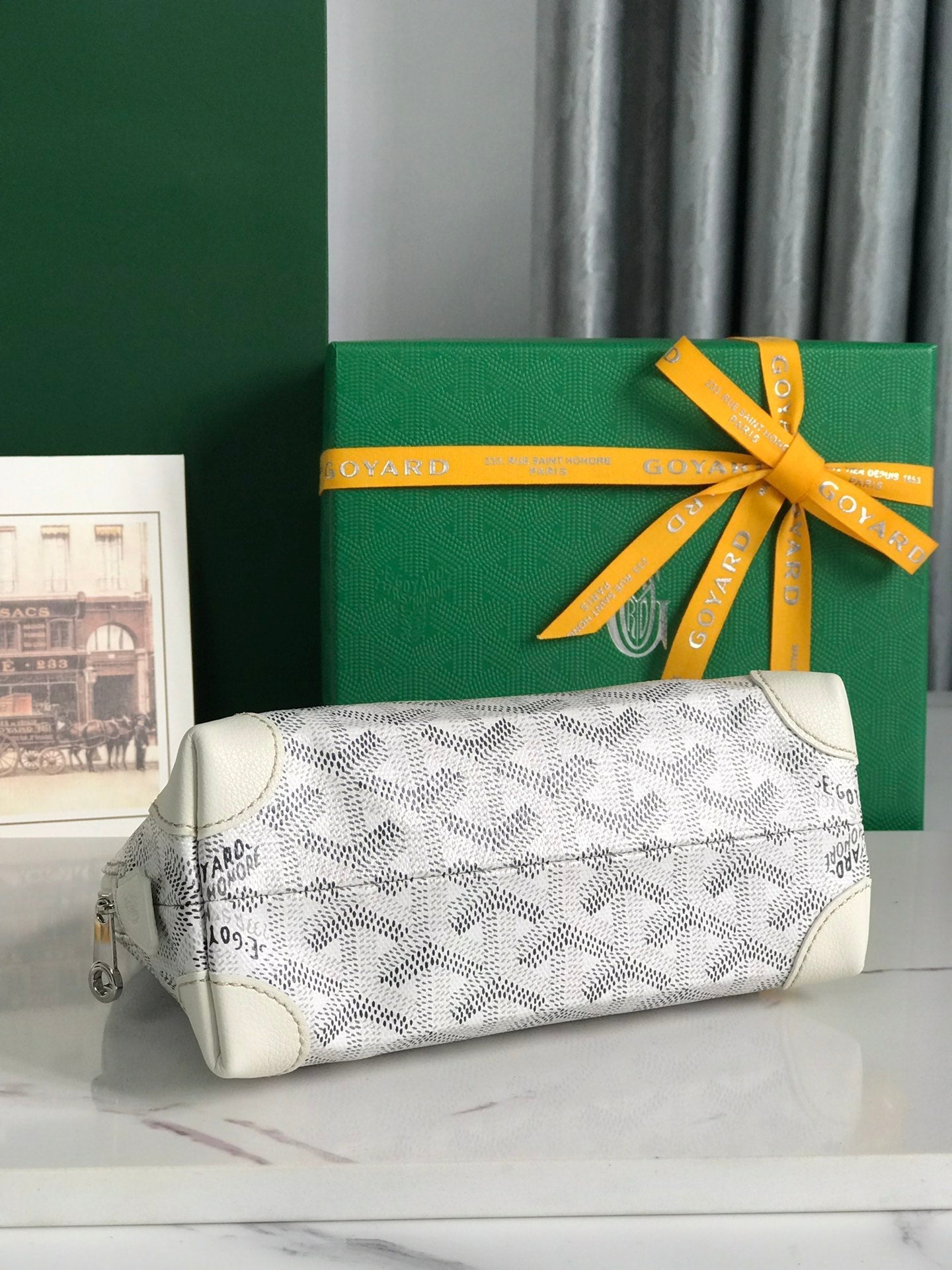 TROUSSE À COSMÉTIQUES VENDÔME 17 EN TOILE GOYARDINE BLANCHE ET GARNITURES EN CUIR DE VEAU