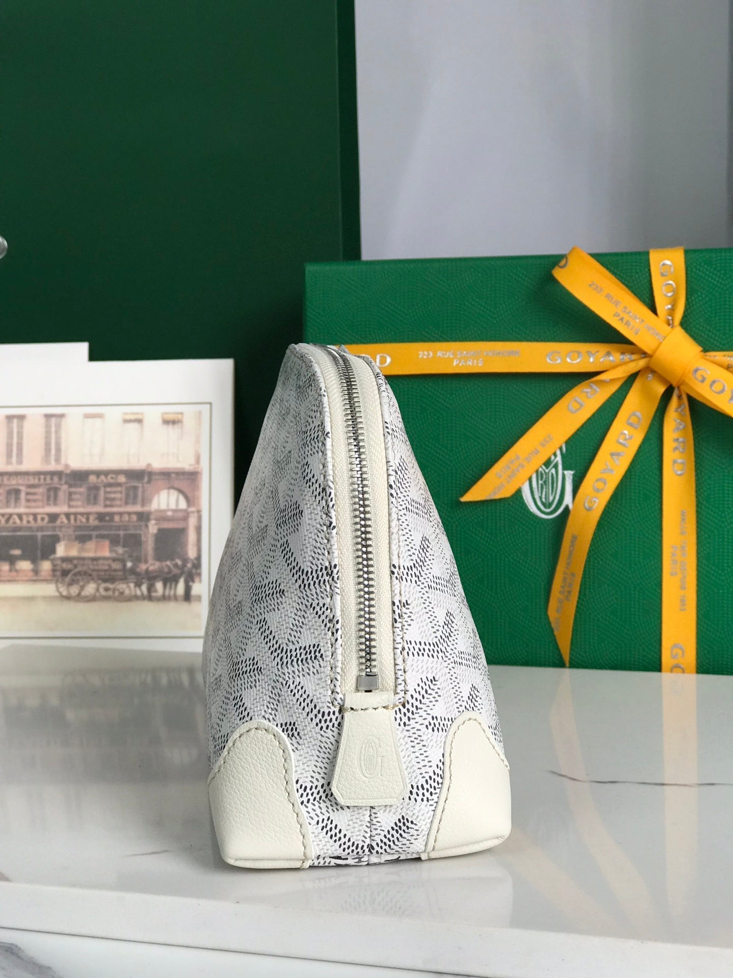 TROUSSE À COSMÉTIQUES VENDÔME 17 EN TOILE GOYARDINE BLANCHE ET GARNITURES EN CUIR DE VEAU