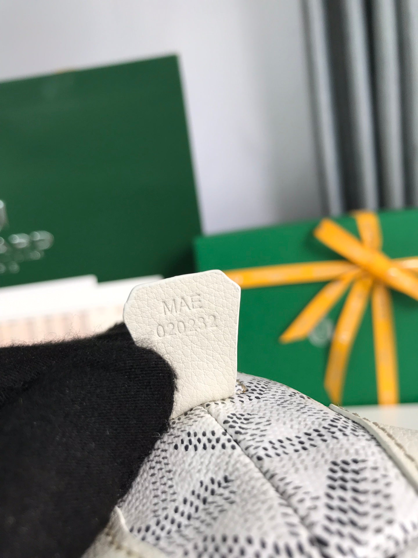 TROUSSE À COSMÉTIQUES VENDÔME 17 EN TOILE GOYARDINE BLANCHE ET GARNITURES EN CUIR DE VEAU