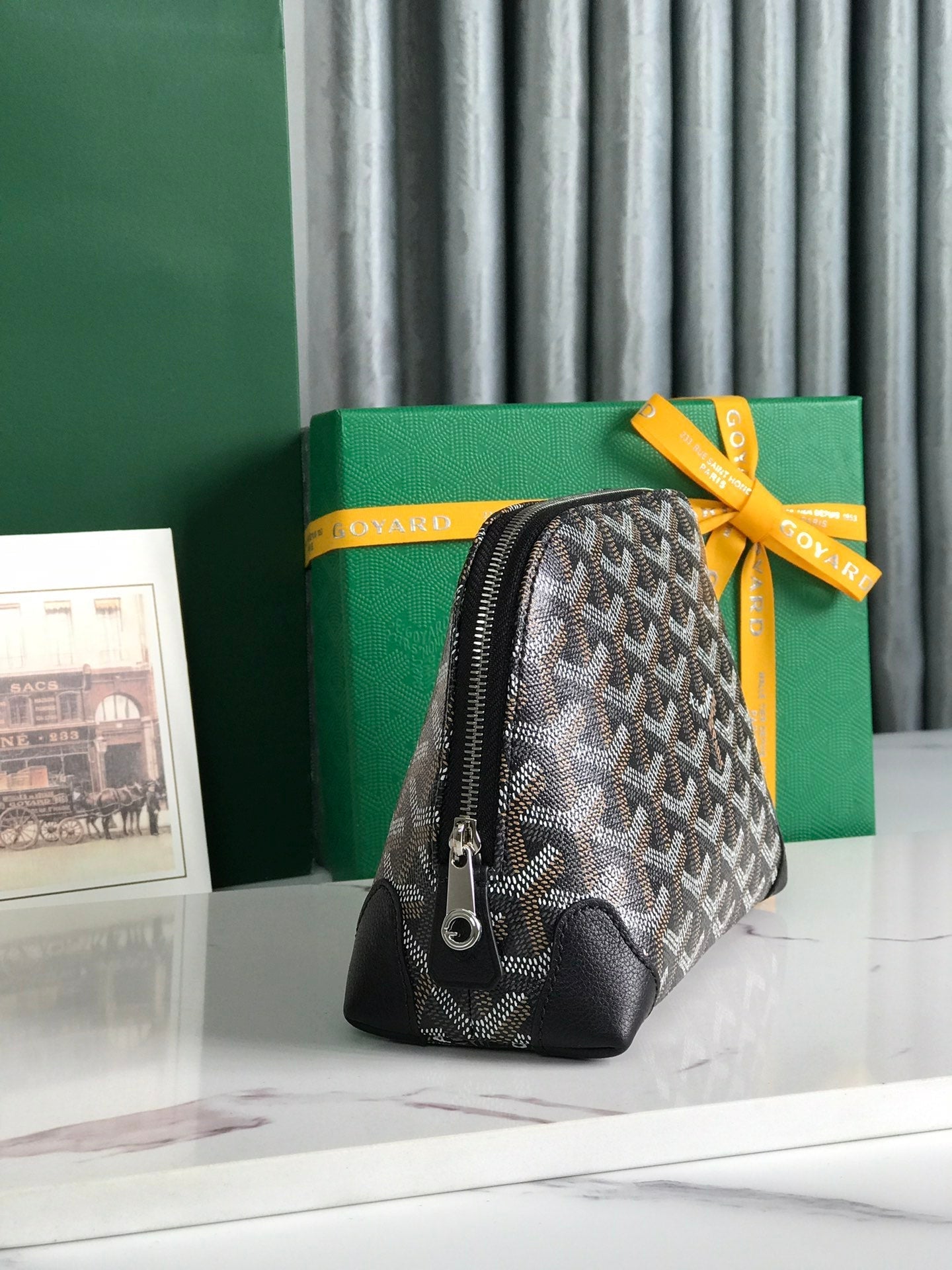 TROUSSE À COSMÉTIQUES VENDÔME 17 EN TOILE GOYARDINE NOIRE ET GARNITURES EN CUIR DE VEAU