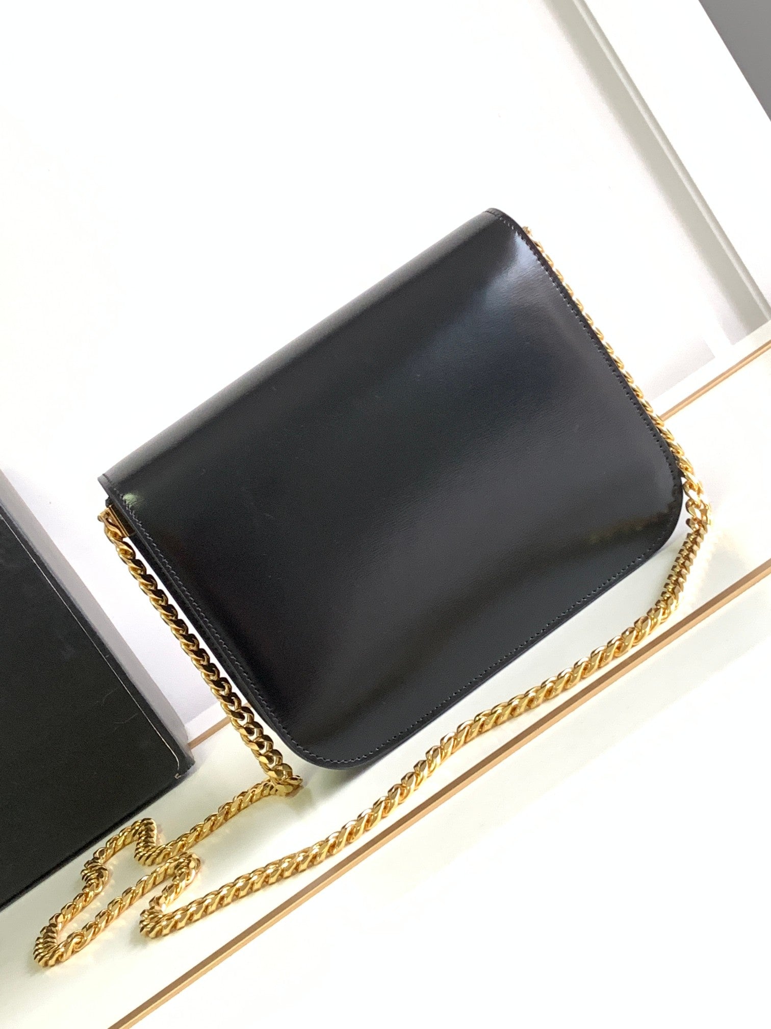 COLLEGE TRIOMPHE 20 NOIR CLAFSKIN QUINCAILLERIE DORÉ