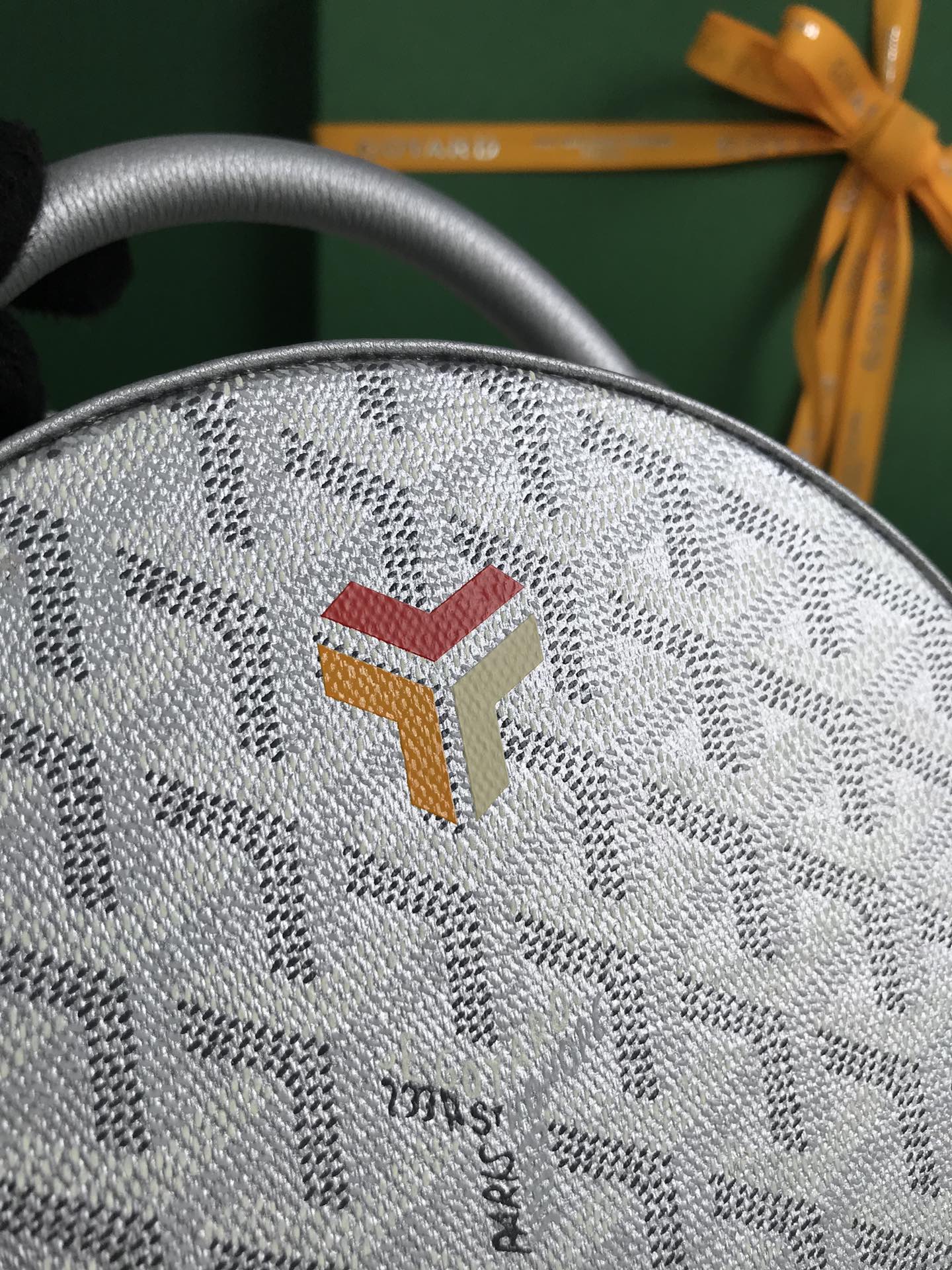 LE SAC COFFRE ALTO HATBOX 18 EN TOILE GOYARDINE GRISE