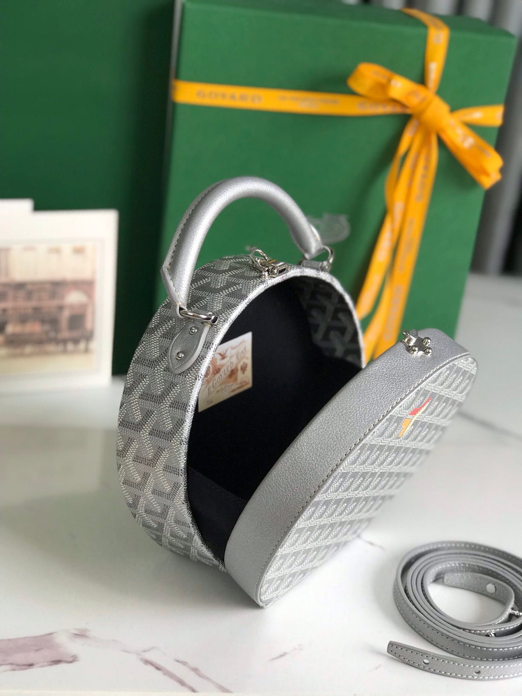 LE SAC COFFRE ALTO HATBOX 18 EN TOILE GOYARDINE GRISE