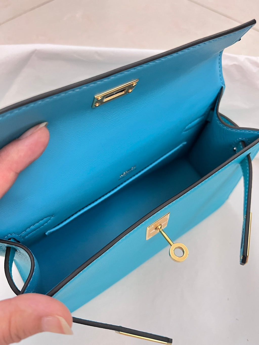 POCHETTE HM KELLY 22 CM CÉRULÉEN SWIFT QUINCAILLERIE DORÉ