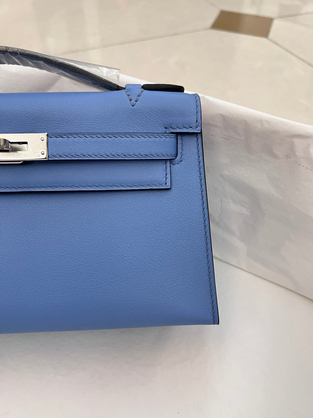 POCHETTE HM KELLY 22 CM BLEU CLAIR SWIFT QUINCAILLERIE ARGENTÉE