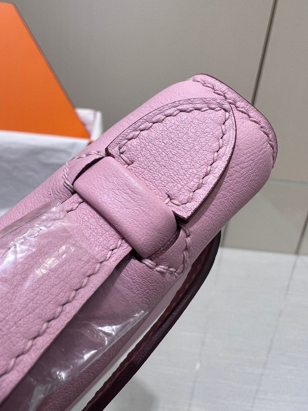 POCHETTE HM KELLY 22 CM ROSE SWIFT QUINCAILLERIE DOREE