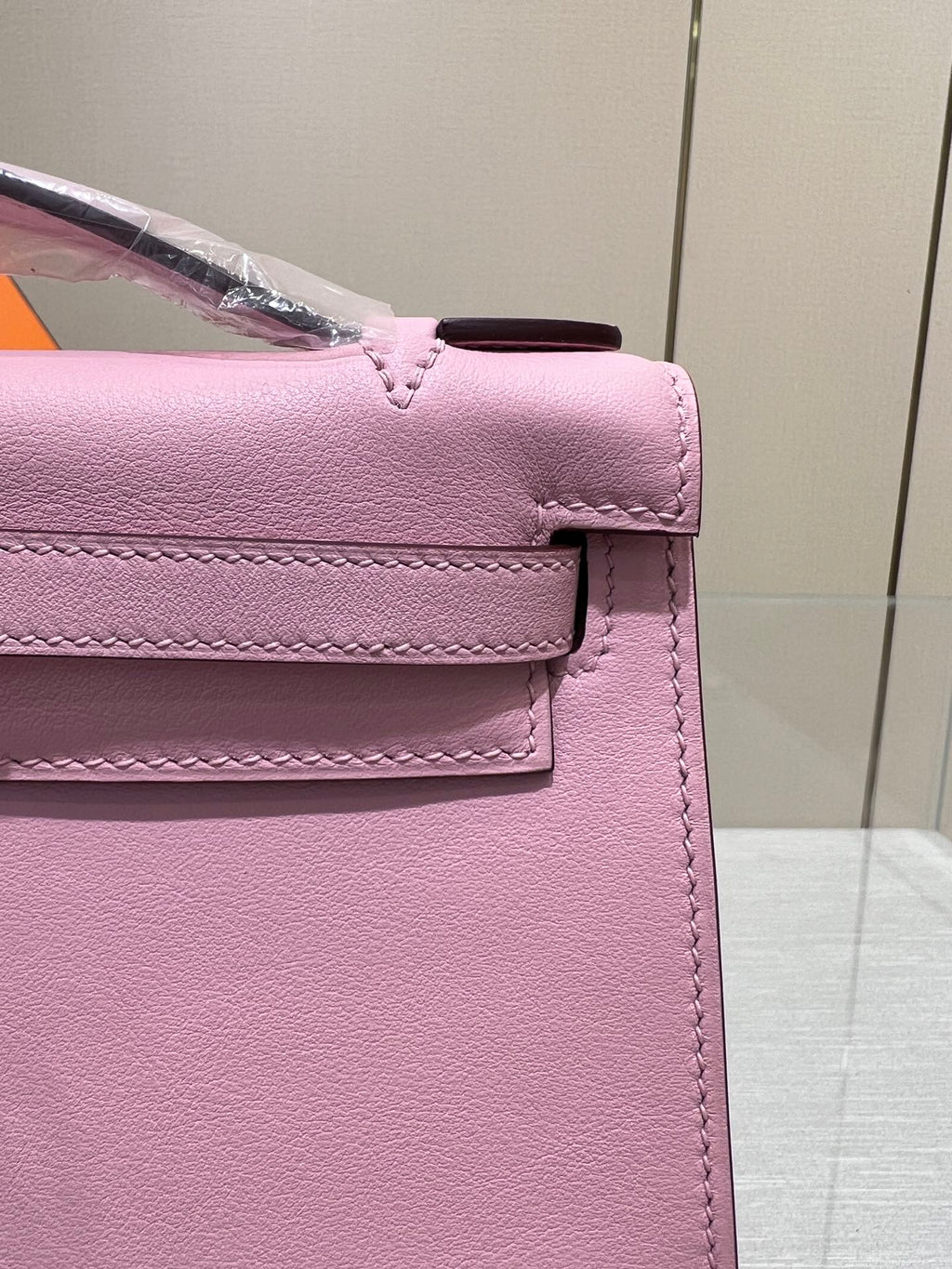 POCHETTE HM KELLY 22 CM ROSE SWIFT QUINCAILLERIE DOREE