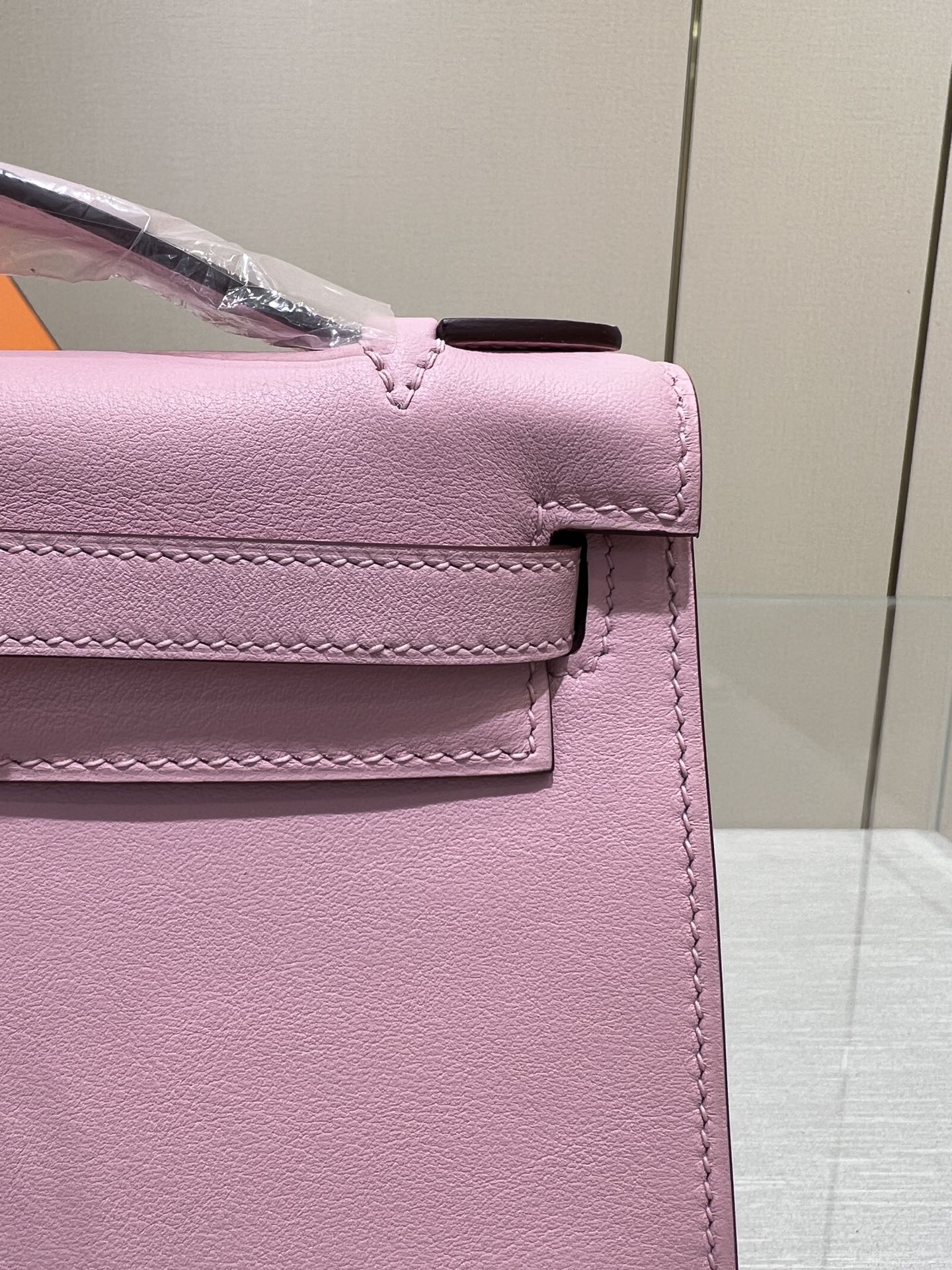 POCHETTE HM KELLY 22 CM ROSE SWIFT QUINCAILLERIE DOREE