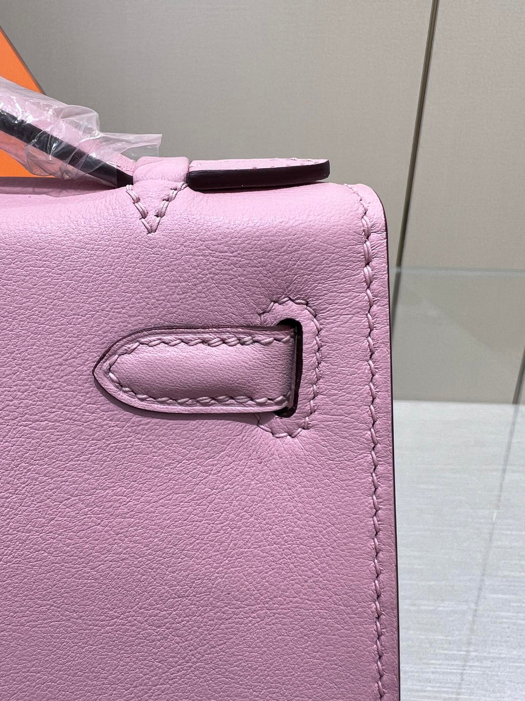 POCHETTE HM KELLY 22 CM ROSE SWIFT QUINCAILLERIE DOREE