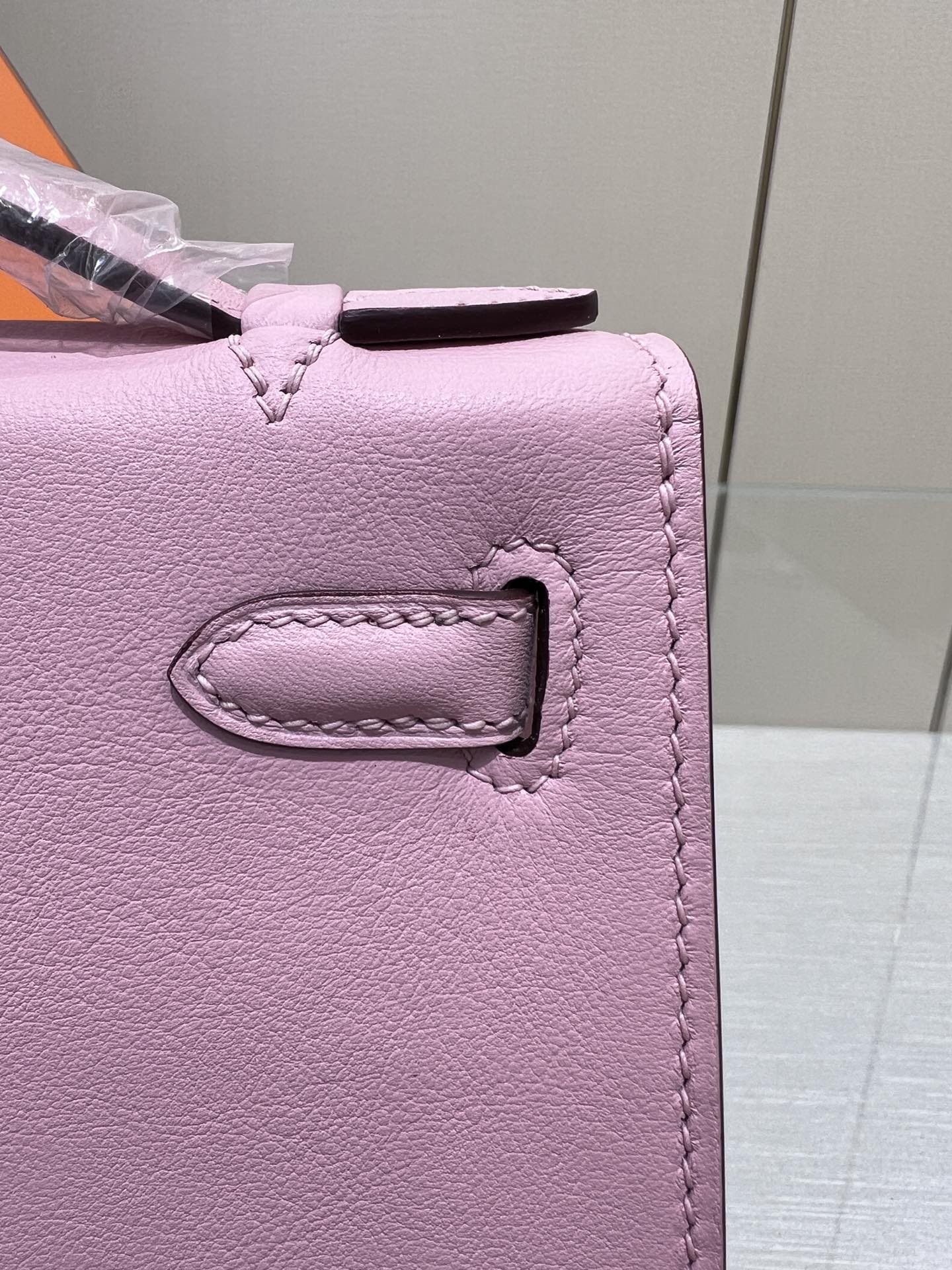 POCHETTE HM KELLY 22 CM ROSE SWIFT QUINCAILLERIE DOREE