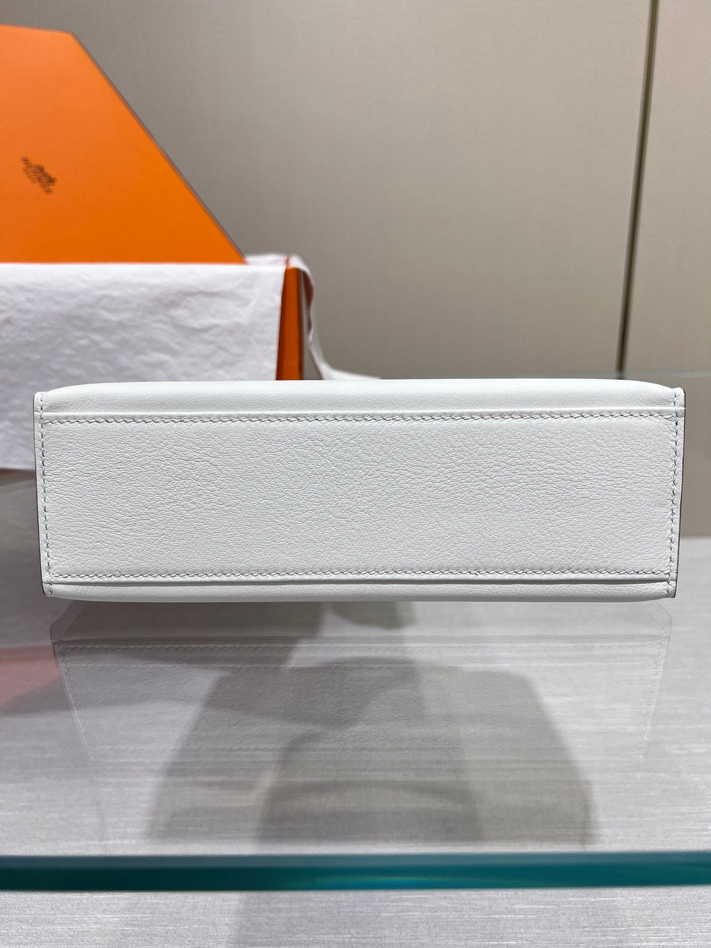 POCHETTE HM KELLY 22 CM BLANC SWIFT QUINCAILLERIE OR