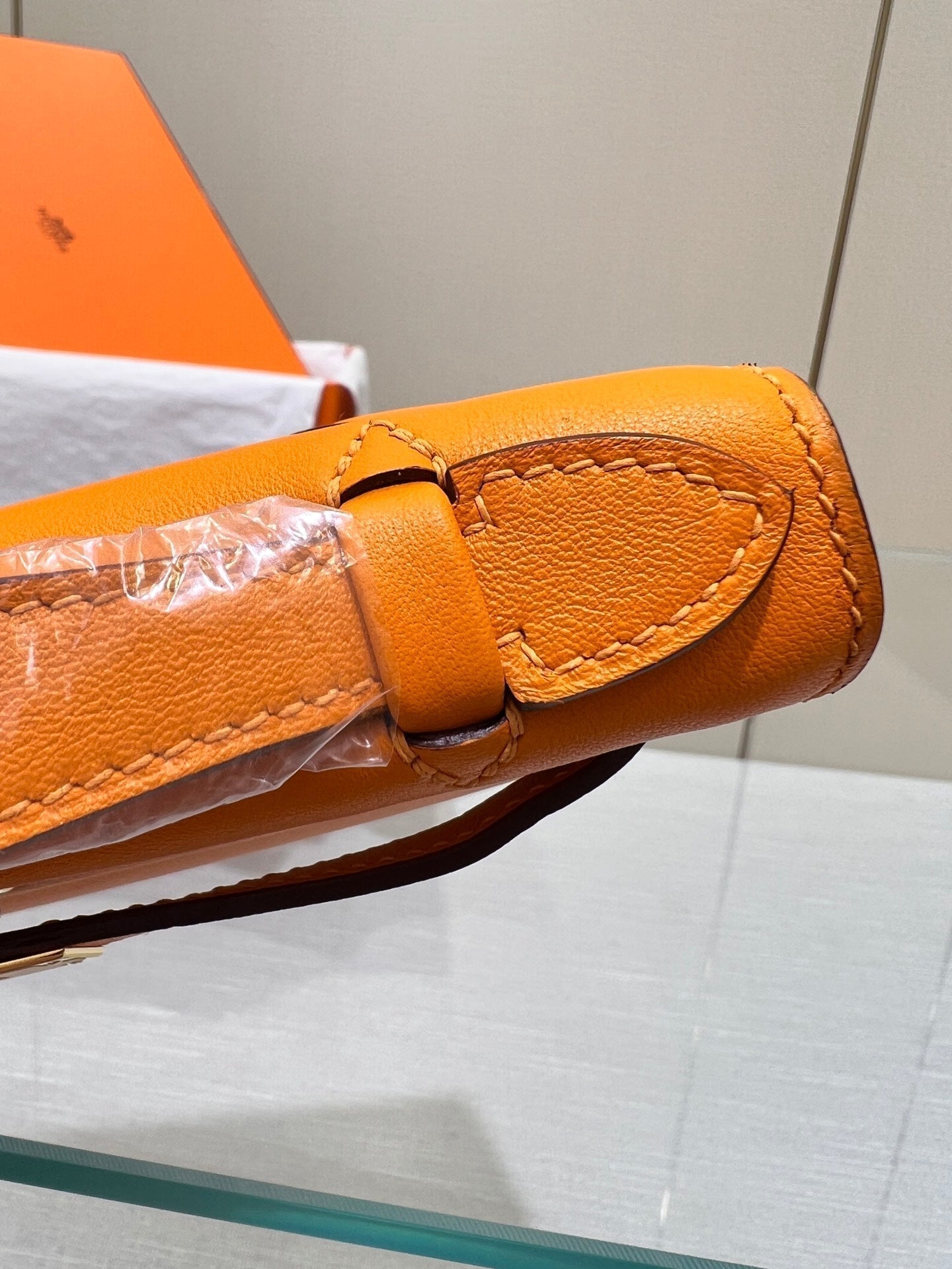 POCHETTE HM KELLY 22 CM ORANGE SWIFT QUINCAILLERIE DOREE