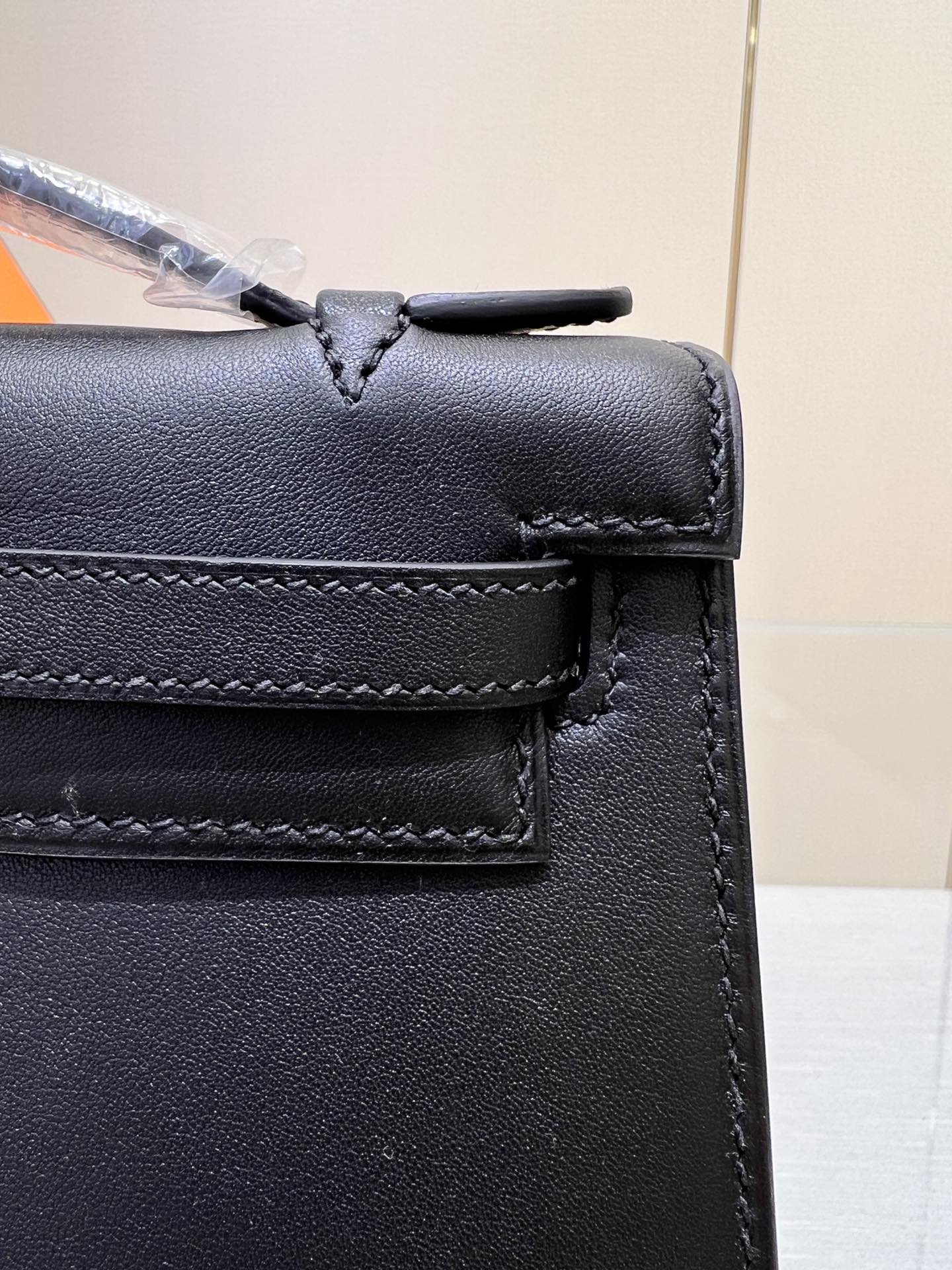 POCHETTE HM KELLY 22CM NOIR SWIFT QUINCAILLERIE OR
