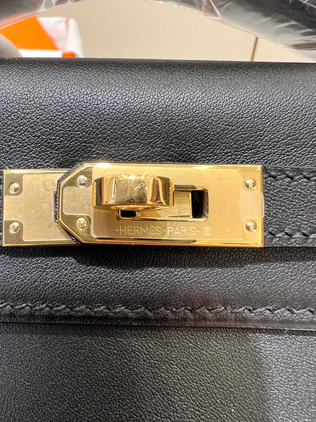 POCHETTE HM KELLY 22CM NOIR SWIFT QUINCAILLERIE OR