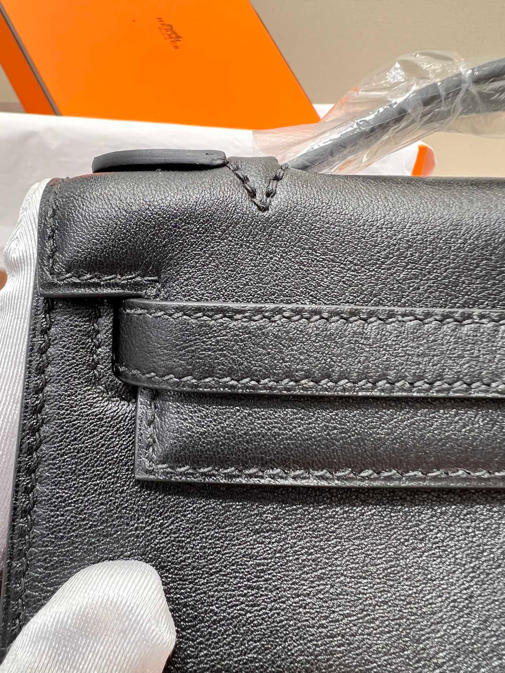 POCHETTE HM KELLY 22CM NOIR SWIFT QUINCAILLERIE ARGENTÉE