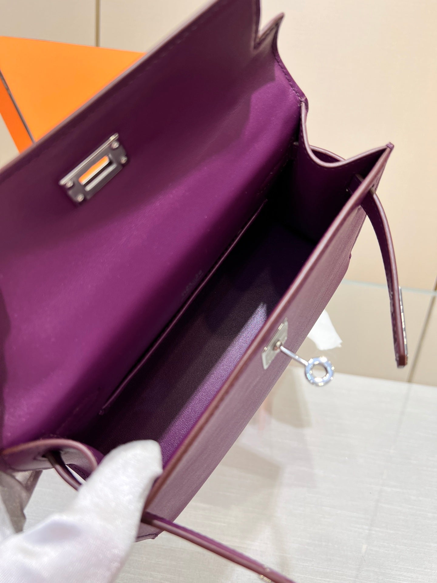 POCHETTE HM KELLY 22 CM VIOLET SWIFT QUINCAILLERIE ARGENTÉE