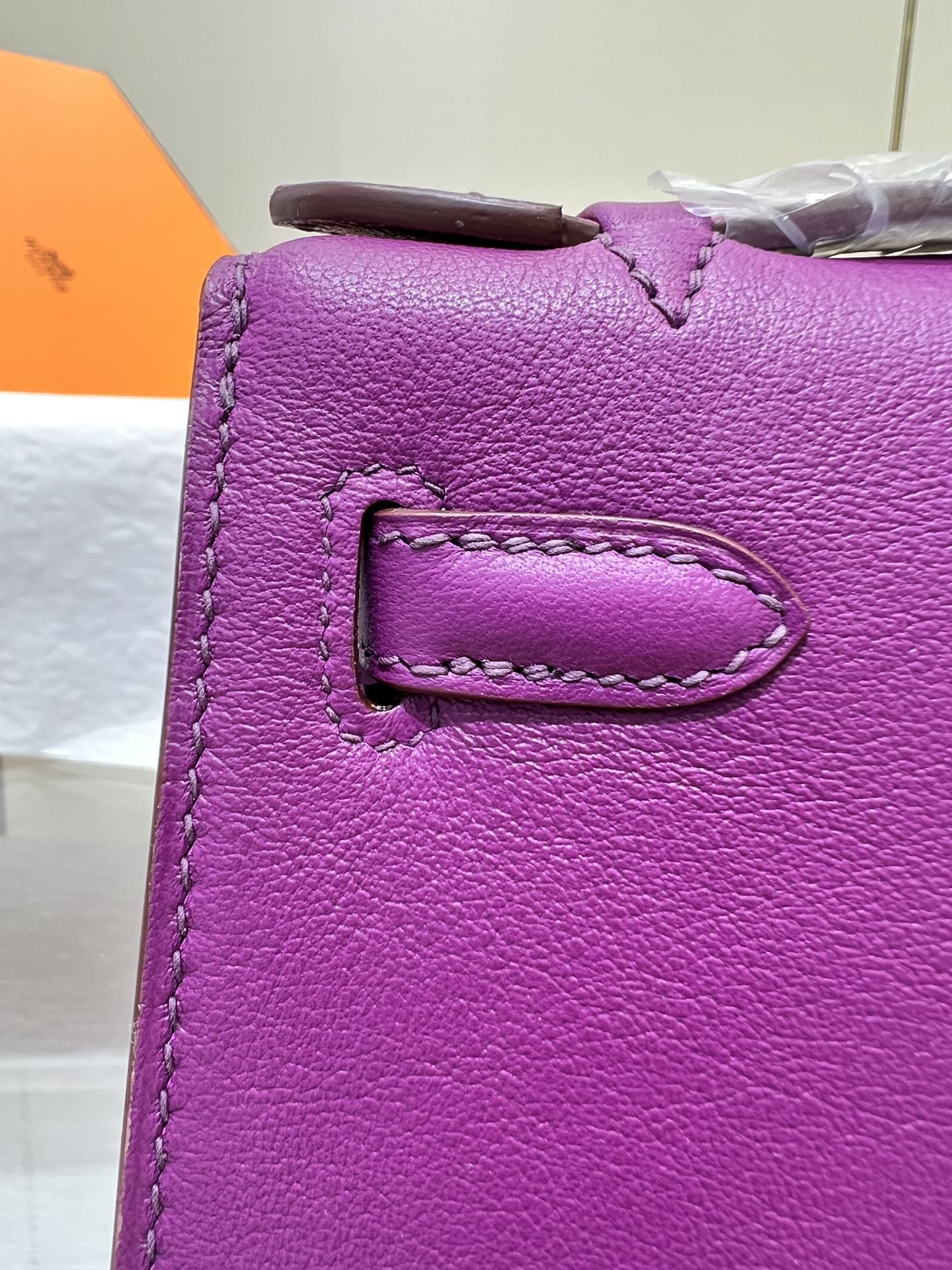 POCHETTE HM KELLY 22 CM VIOLET SWIFT QUINCAILLERIE ARGENTÉE