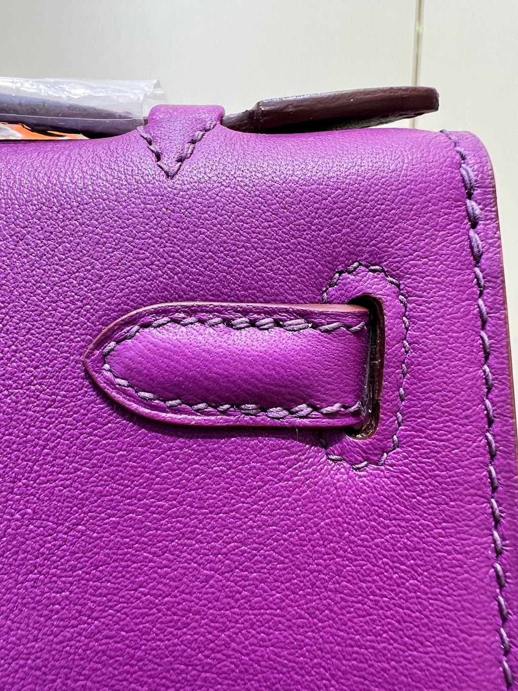 POCHETTE HM KELLY 22 CM VIOLET SWIFT QUINCAILLERIE DORÉ